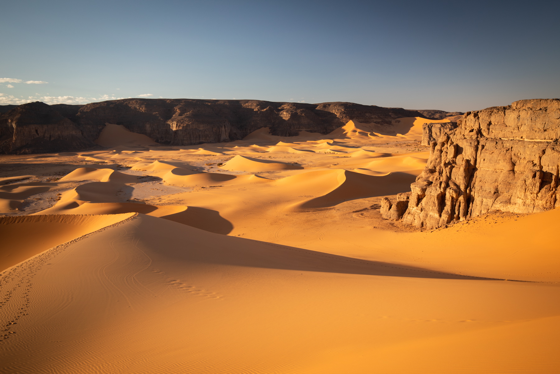 Leżący na południu Sahary niedaleko granicy z Libią Tadrart nie bez powodu nazywany jest najpiękniejszą pustynią świata