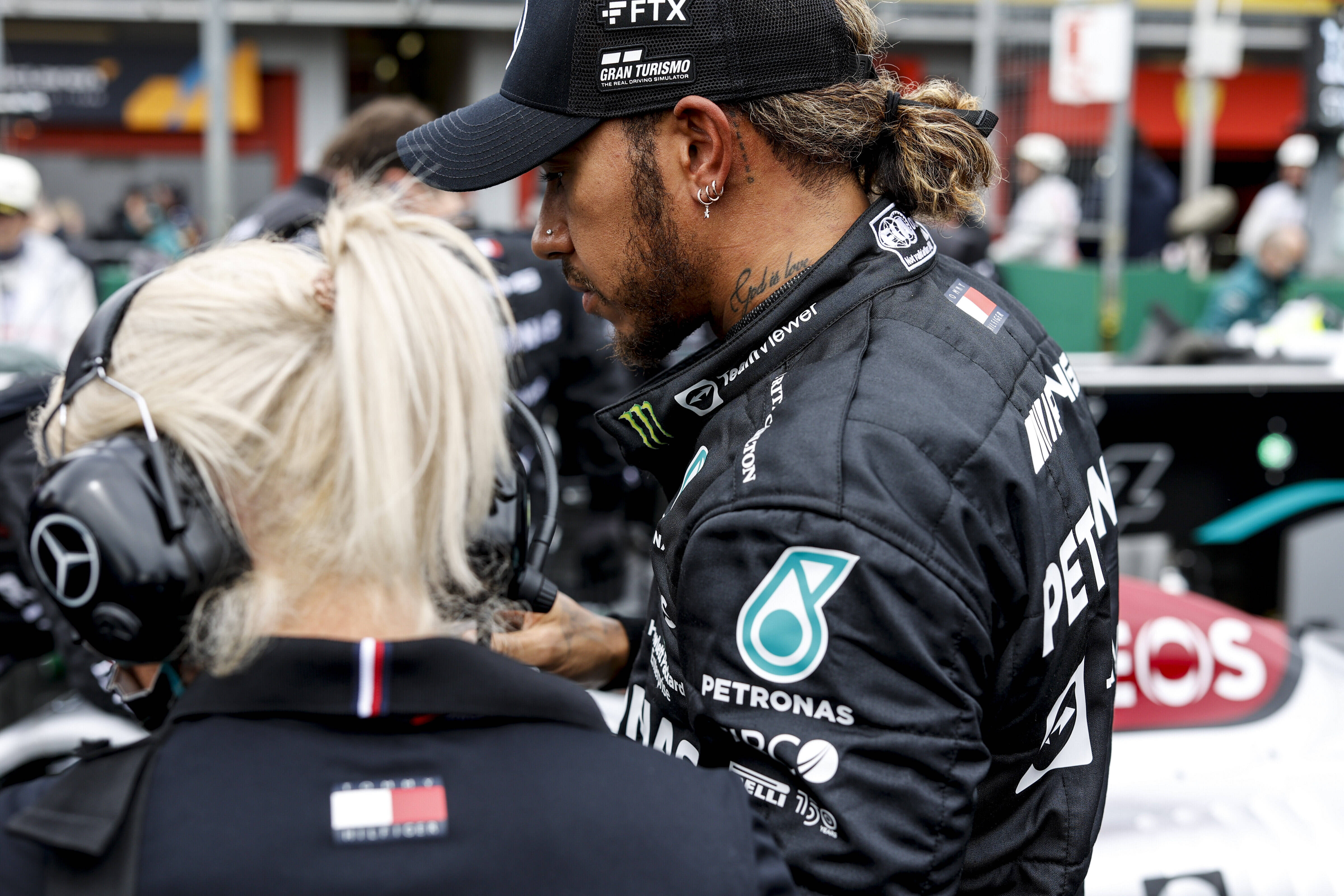 Sir Lewis Hamilton ruled himself out of this season's championship title following the disappointment at Imola