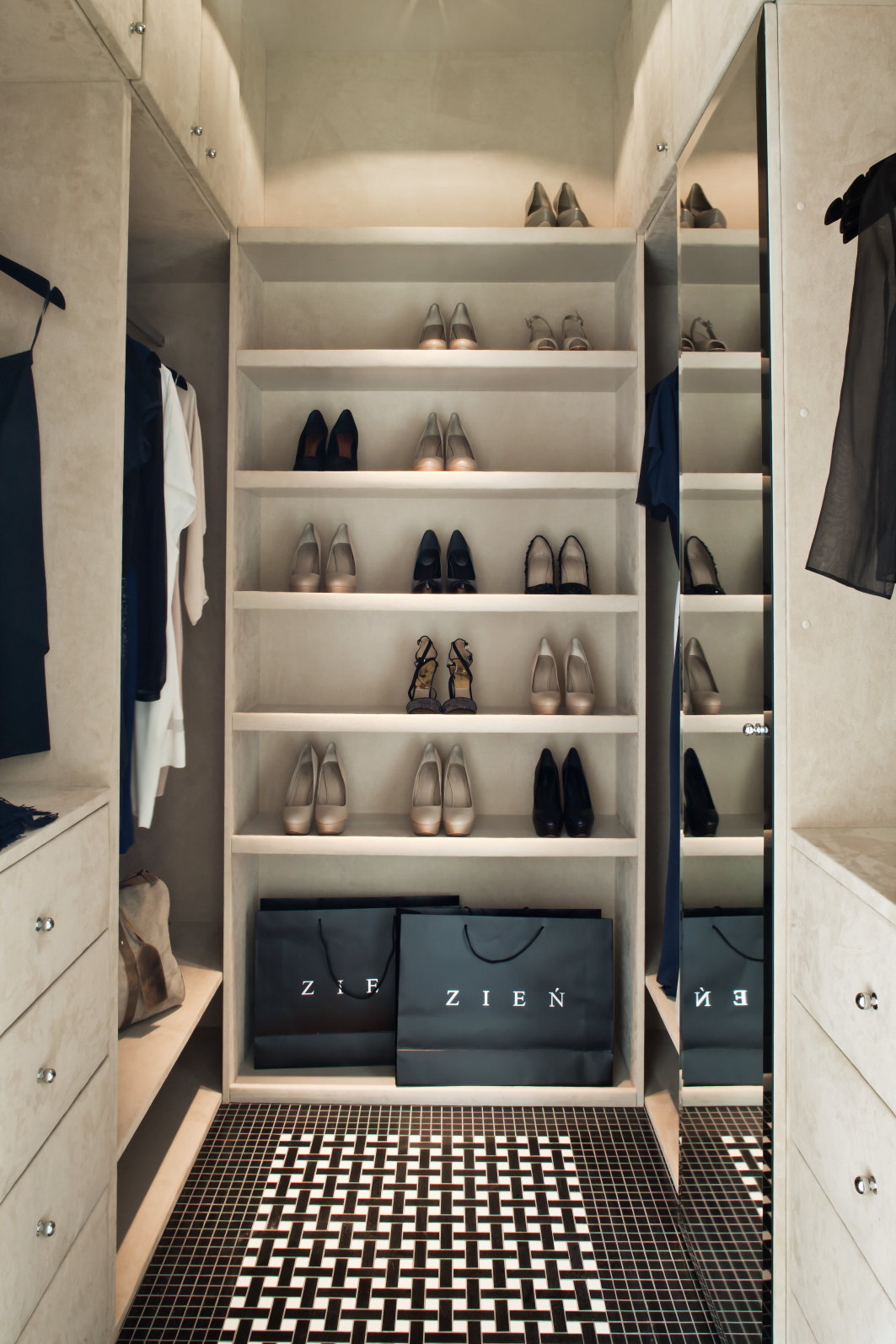 Loft autorstwa Macieja Zienia