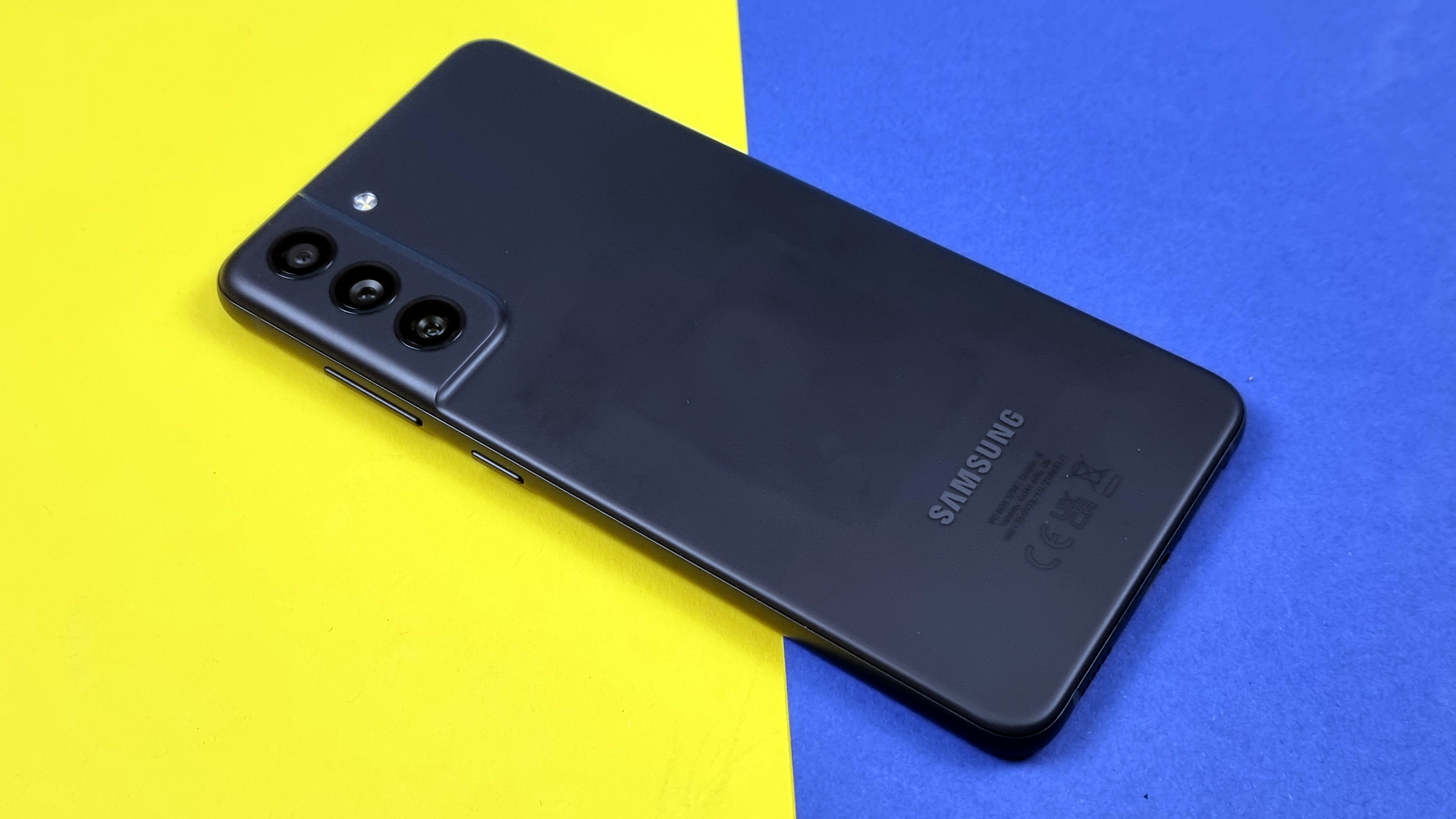 Samsung Galaxy S21 FE im Test: Starkes Smartphone kostet nur noch 399 Euro  | TechStage