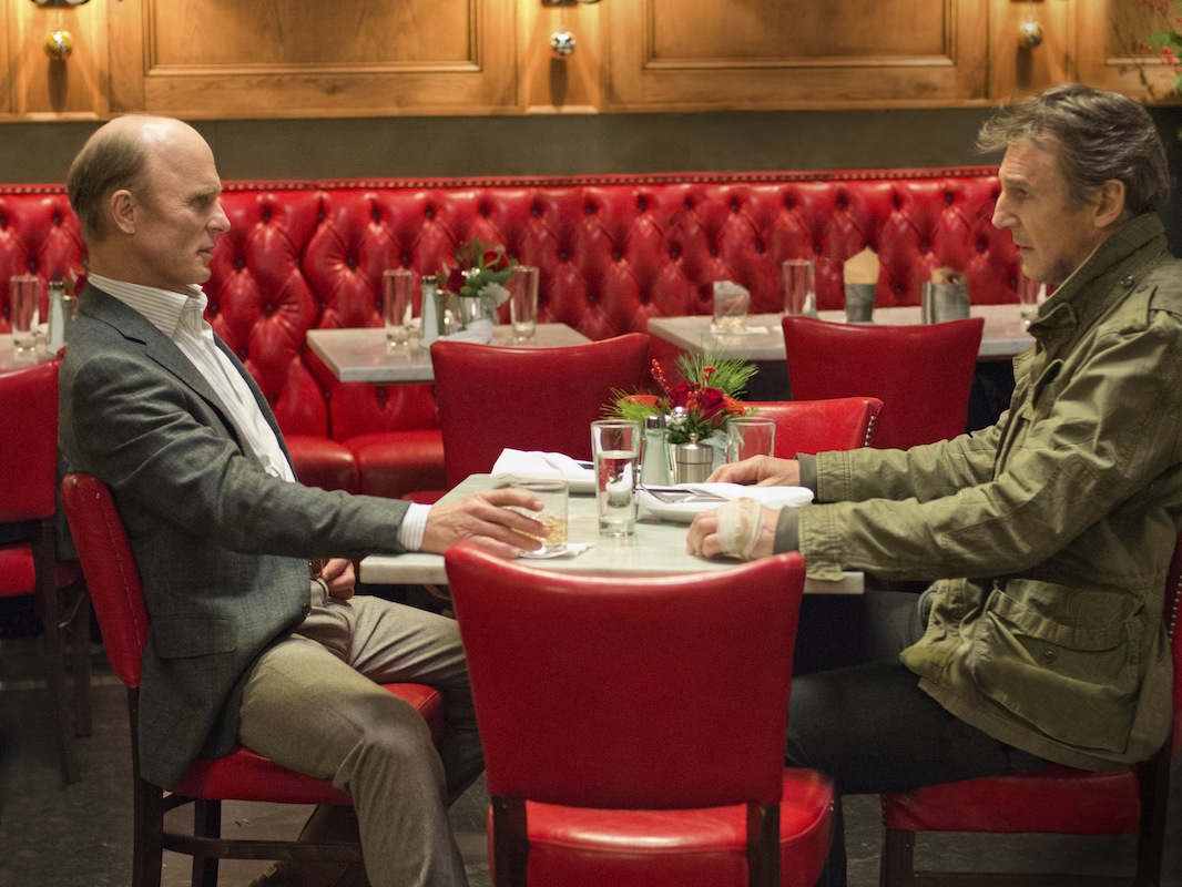 Liam Neeson i Ed Harris w filmie