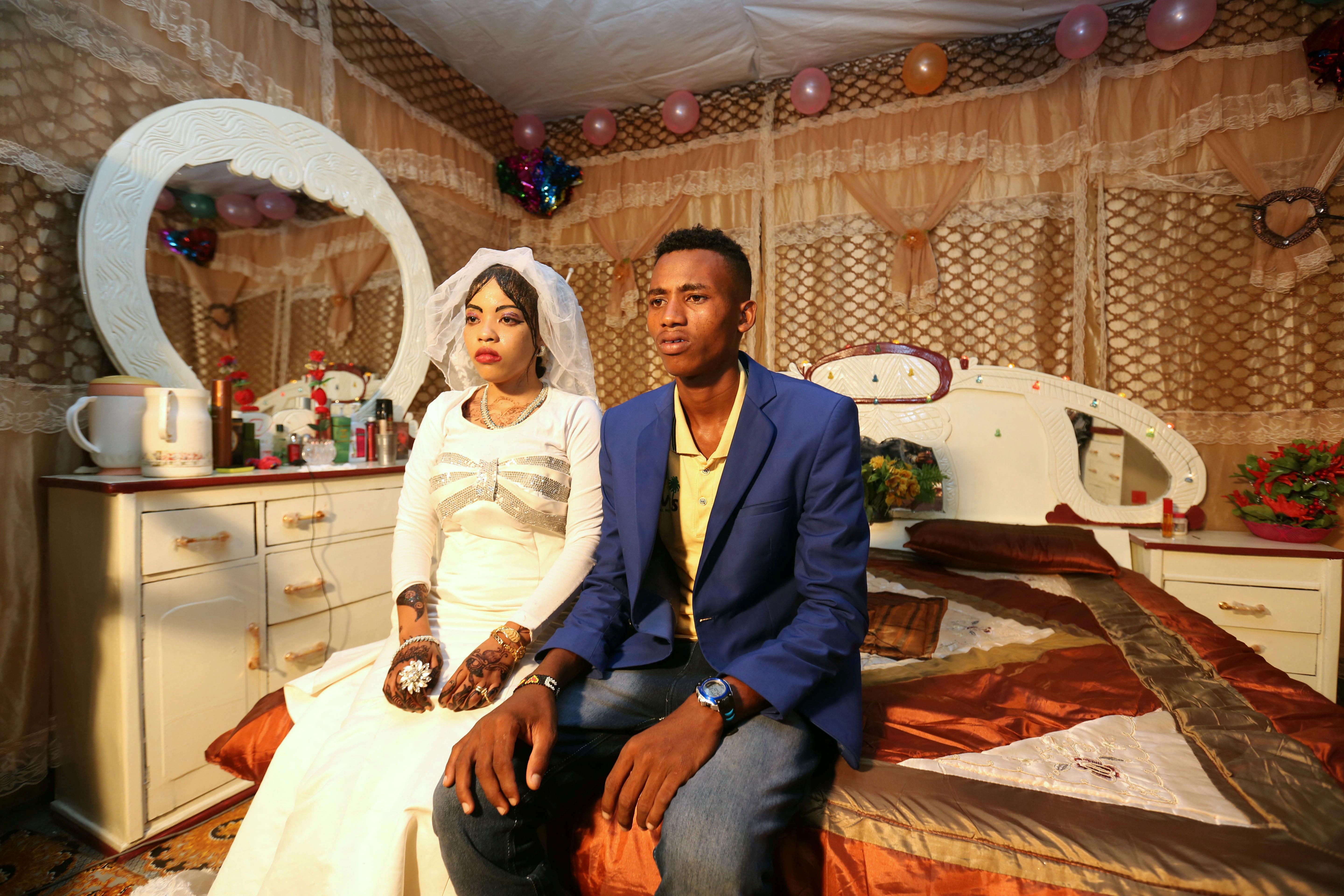 The Wider Image: Wedding in a Mogadishu camp