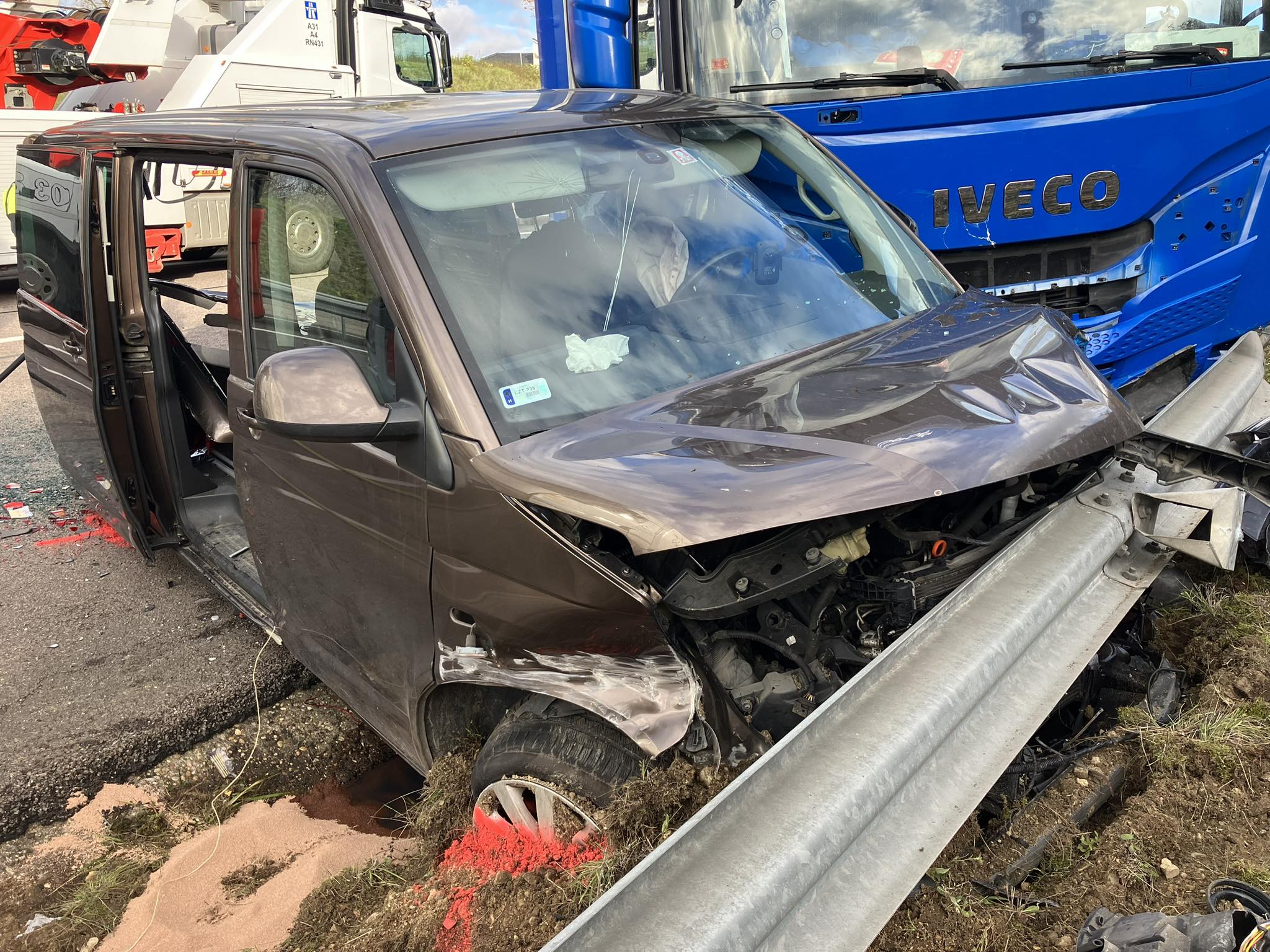 Magyar kutyás mentők balesete Franciaországban: pénzükért küzdenek a biztosítóval