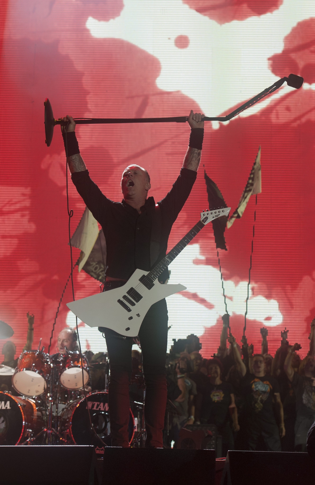 James Hetfield podczas koncertu na Glastonbury Festival 2014
