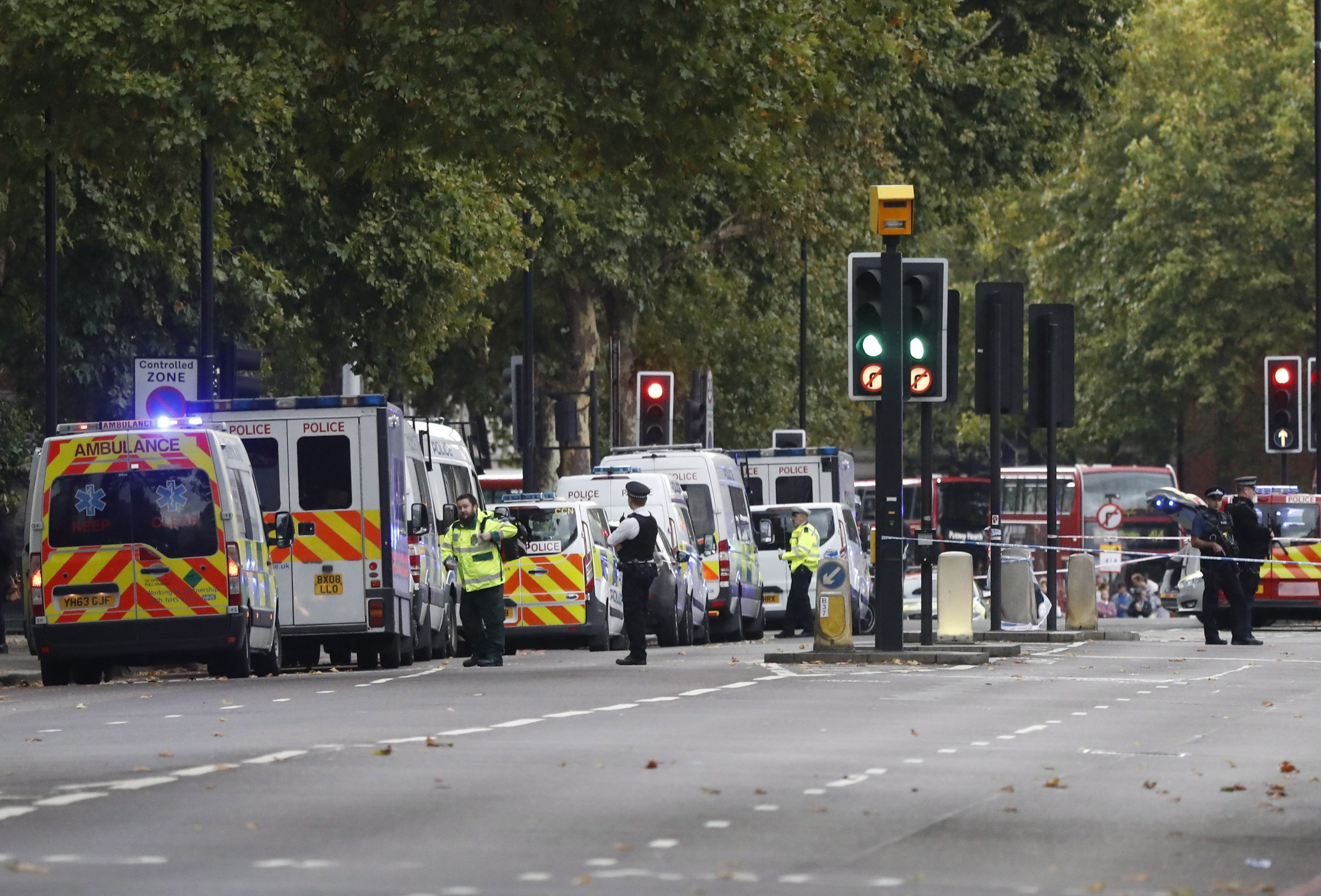 Újra megtörtént: járókelők közé hajtott egy autó Londonban - Blikk