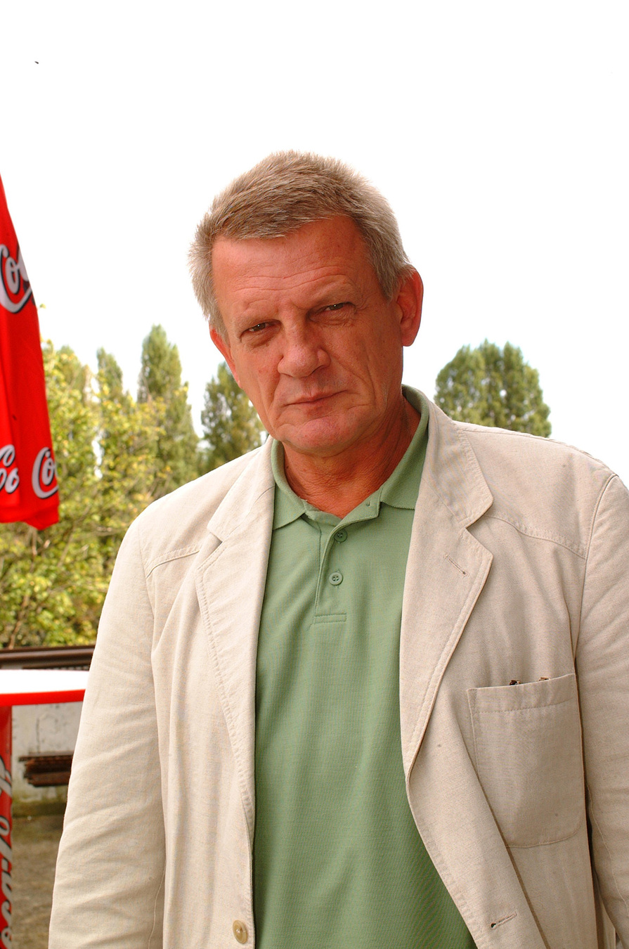 Serialowy porucznik Sławomir Borewicz, Bronisław Cieślak, w pierwszej serii