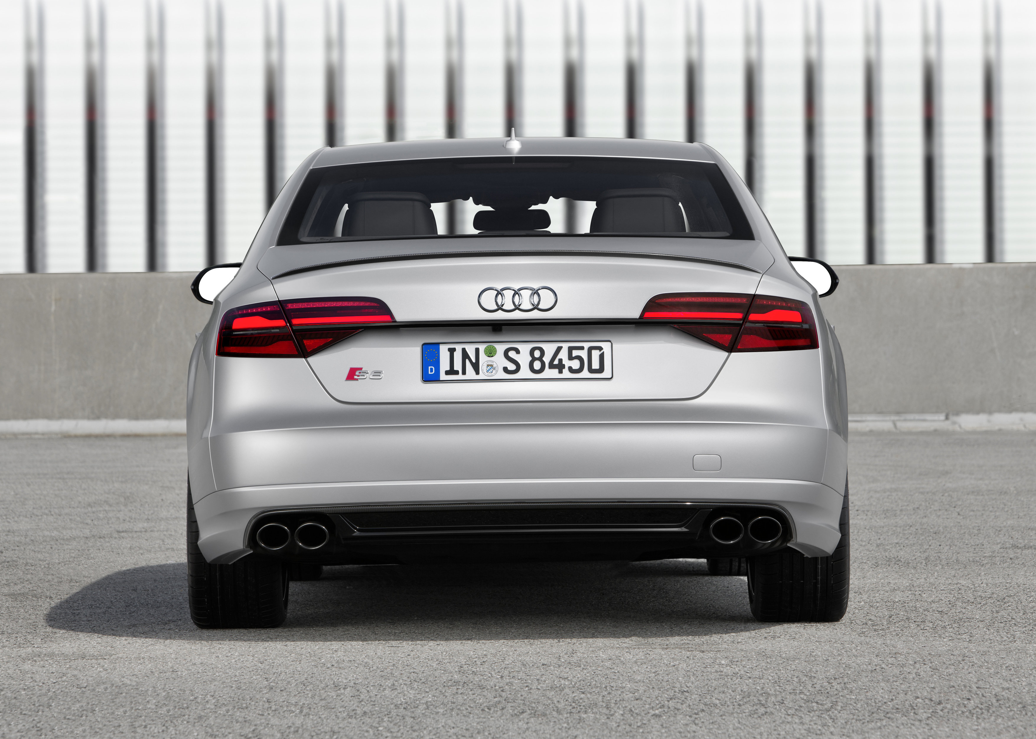 Audi S8 plus