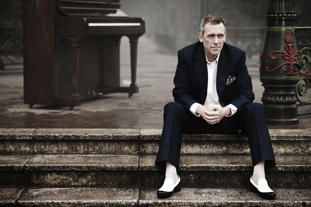 Hugh Laurie na zdjęciach z sesji do