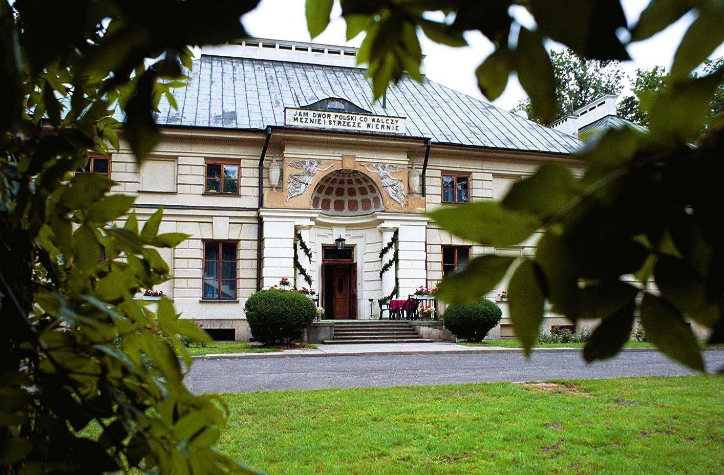 Dwór w Pęcicach