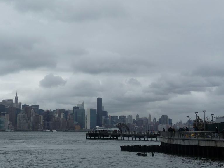 ozdobińska Skutki huraganu Sandy chmury, panorama miasta rzeka