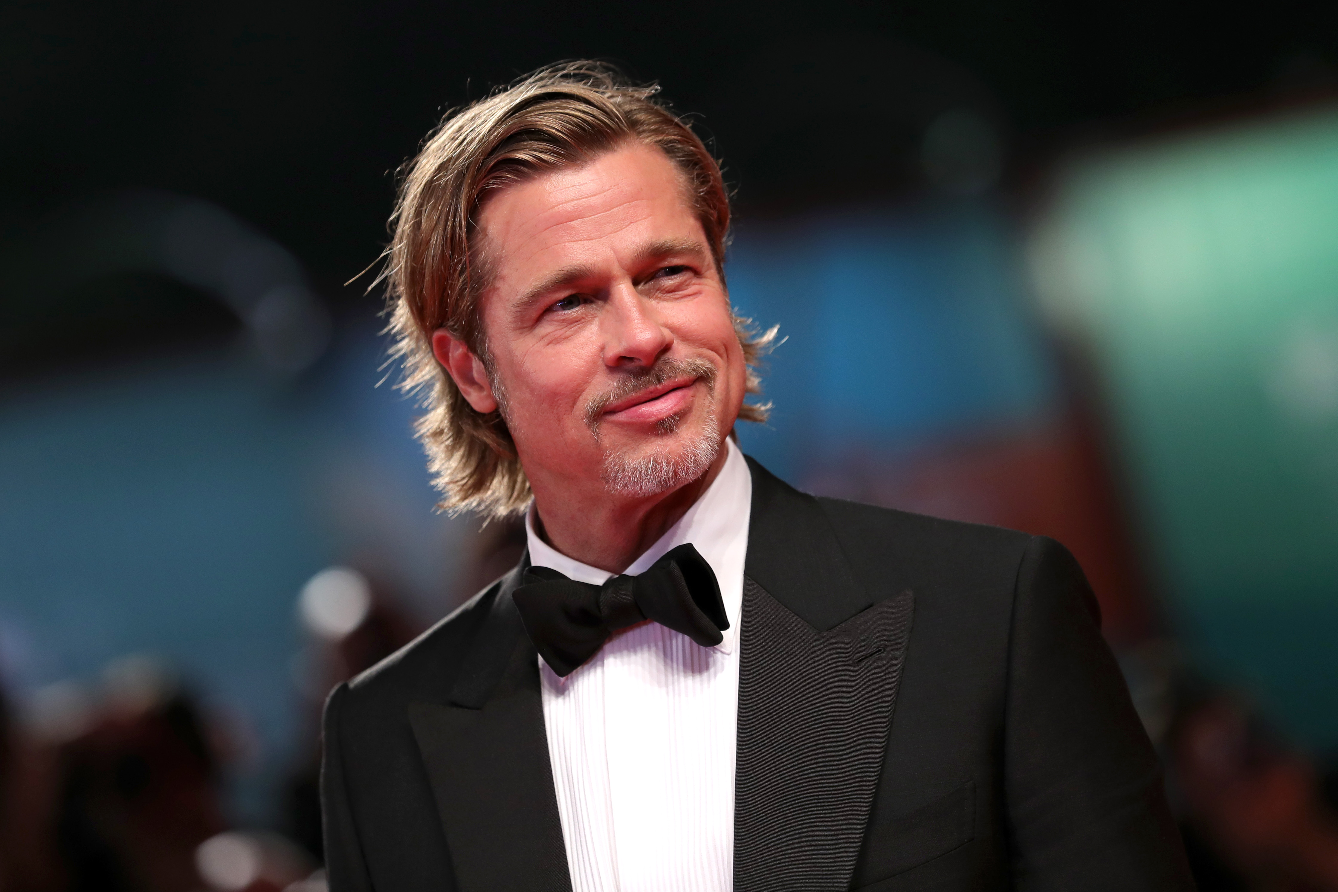 Brad Pitt jó néhány hírességgel összeszűrte a levet, és mindegyikük mellett más volt a stílusa