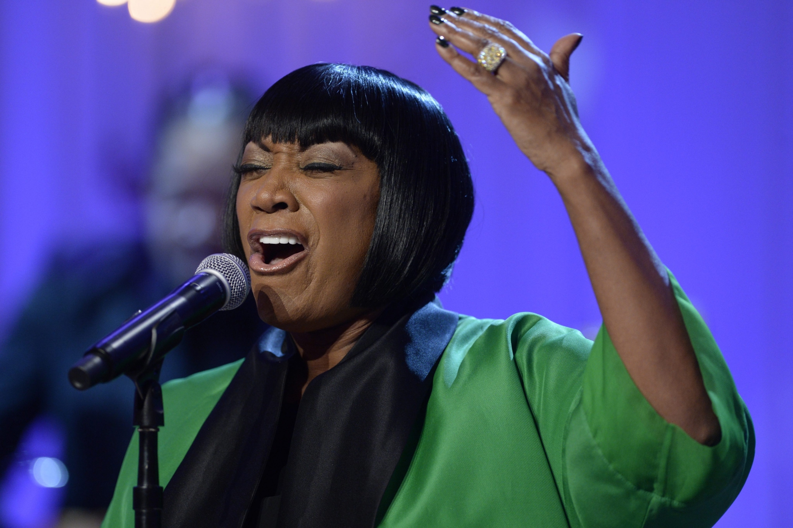 Patti LaBelle (rocznik 1944) od początku swojej kariery w roku 1962 wydała 29 albumów. Jednak jeszcze lepiej niż z płyty, brzmi na żywo. O czym mogli się przekonać się m.in. lokatorzy Białego Domu, gdy wystąpiła u nich w piątek jako gwiazda koncertu pod hasłem