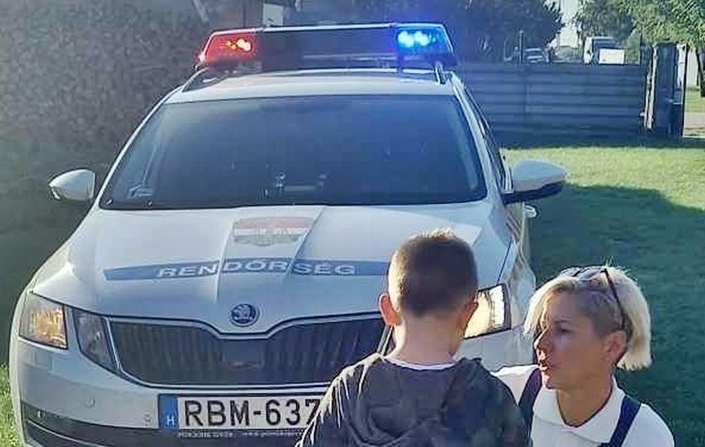Születésnapján lepték meg a rendőrök a kis Bencét, nagy álma válhatott valóra – fotók