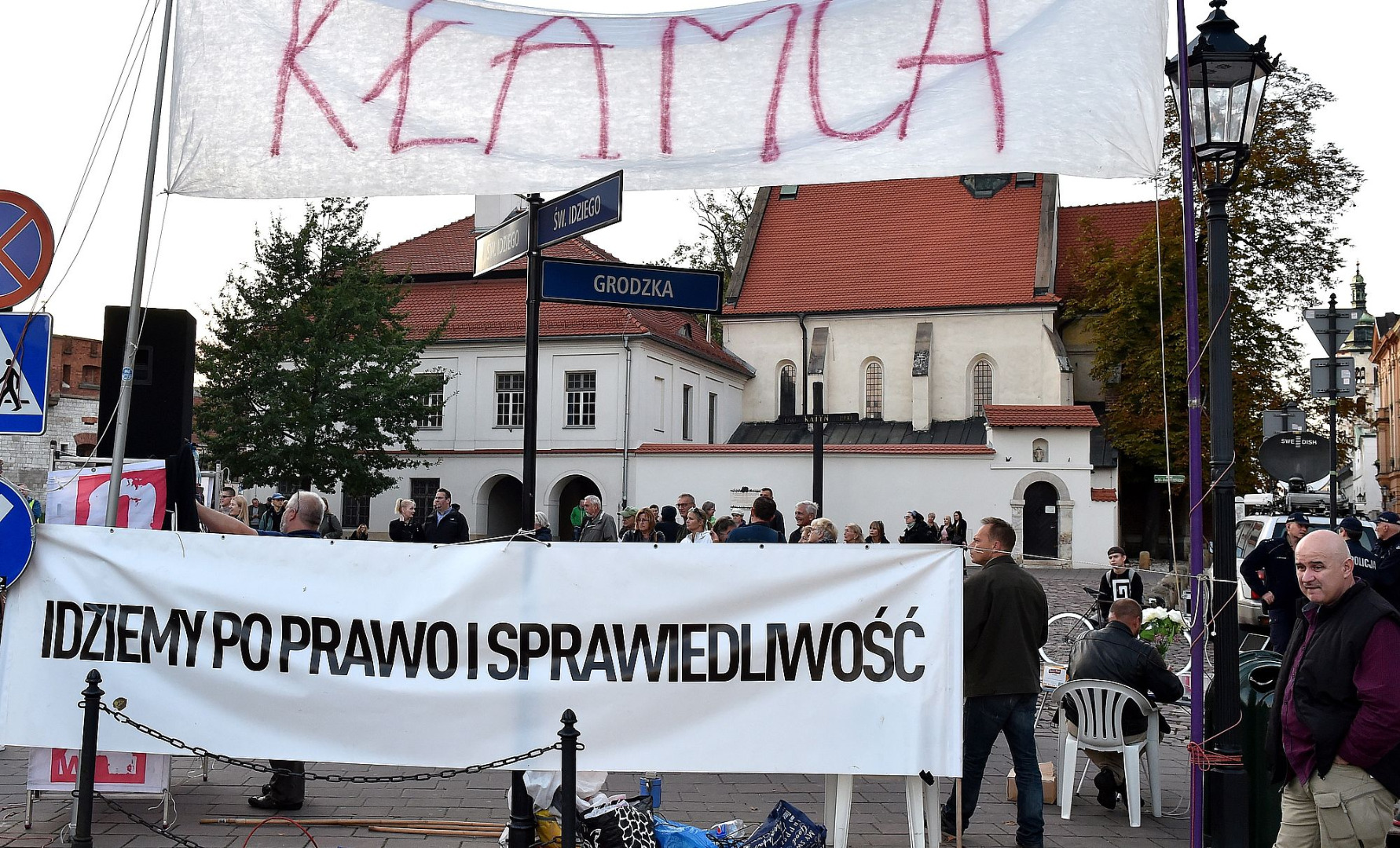 Przeciwnicy PiS