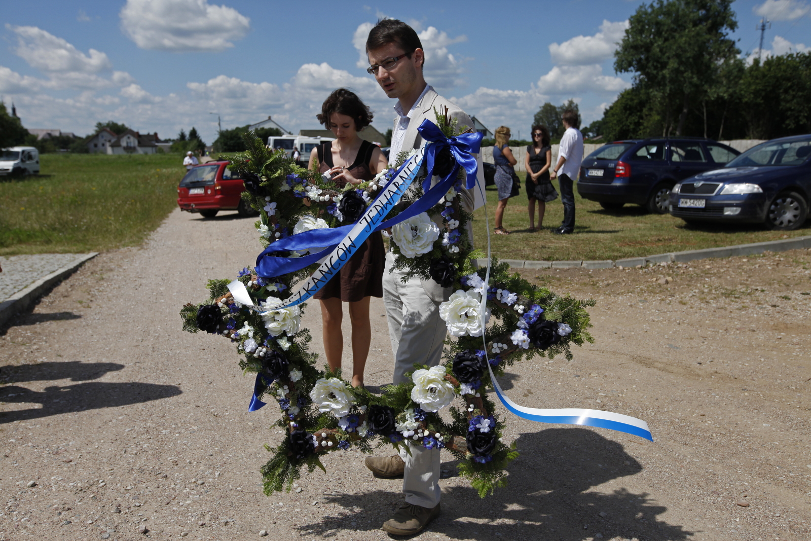 We wtorek w uroczystościach w 71. rocznicę tamtych tragicznych wydarzeń w Jedwabnem wzięła udział grupa osadzonych z Białegostoku oraz przedstawiciele służby więziennej.