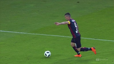 Cracovia - Pogoń (1:3): Cóż za precyzja Frączczaka! Mocny strzał z ostrego kąta zaskoczył Wilka. Idealnie uderzona piłka