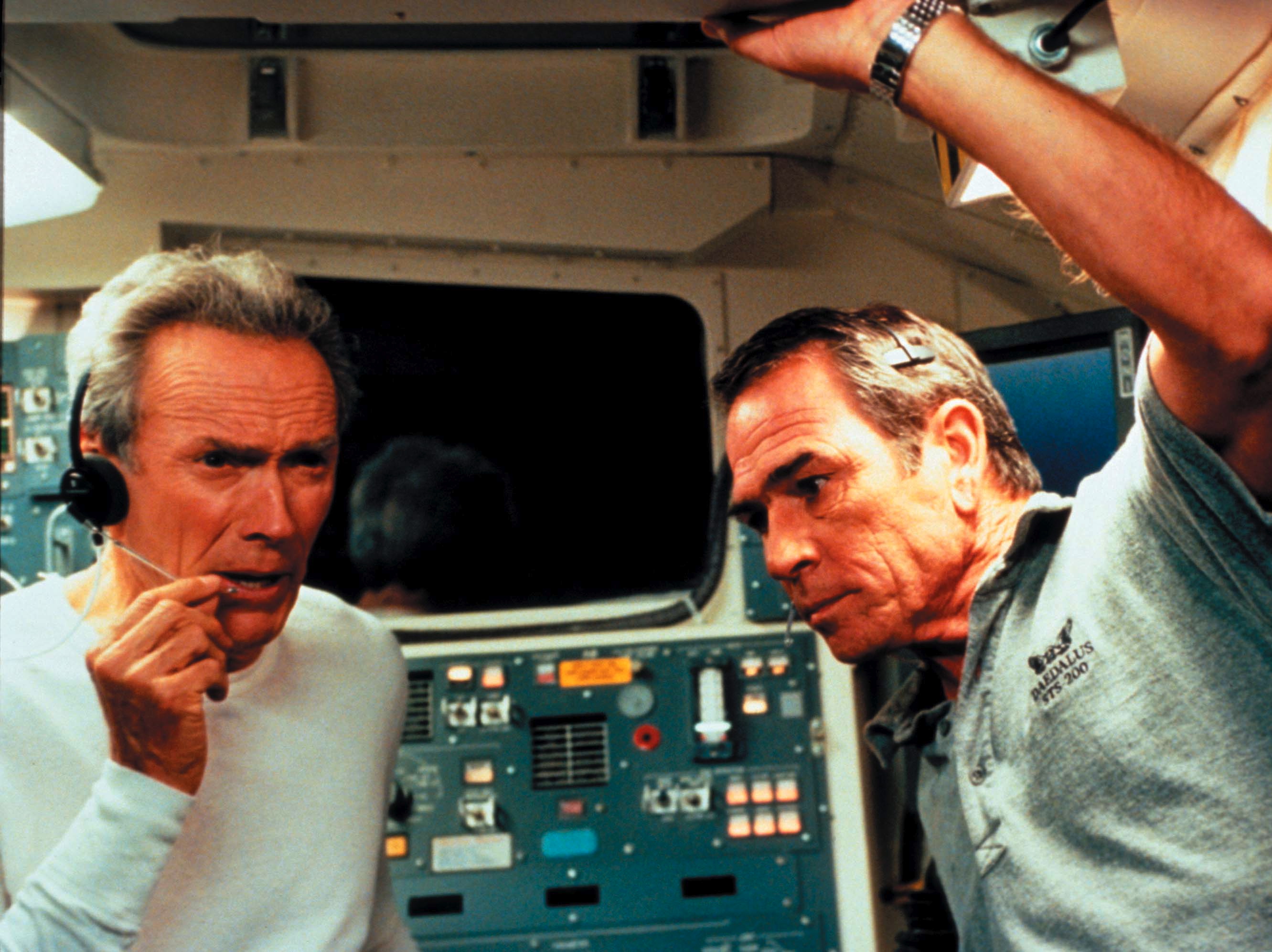 Clint Eastwood i Tommy Lee Jones w filmie