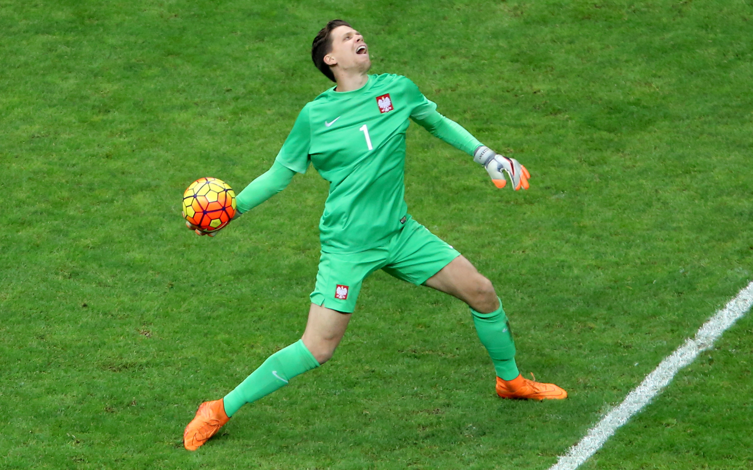 Bramkarz piłkarskiej reprezentacji Polski Wojciech Szczęsny podczas meczu towarzyskiego z Islandią
