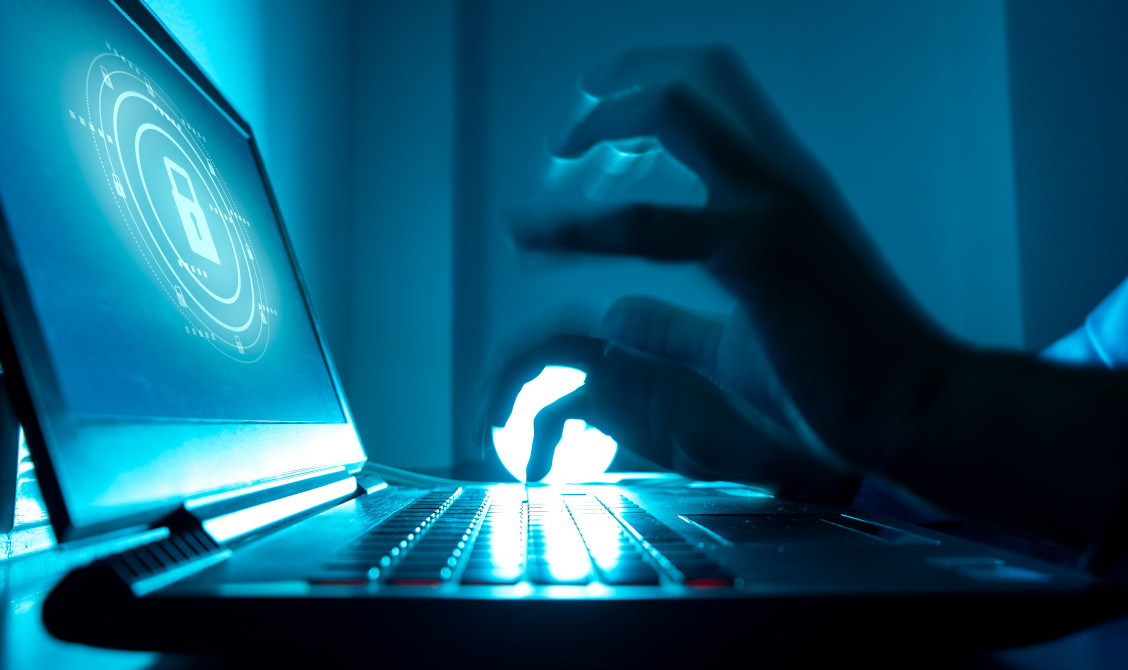 Háború idején csak a múzsák hallgatnak, a kiberbűnözés nem – új jelentés a digitális alvilágról
