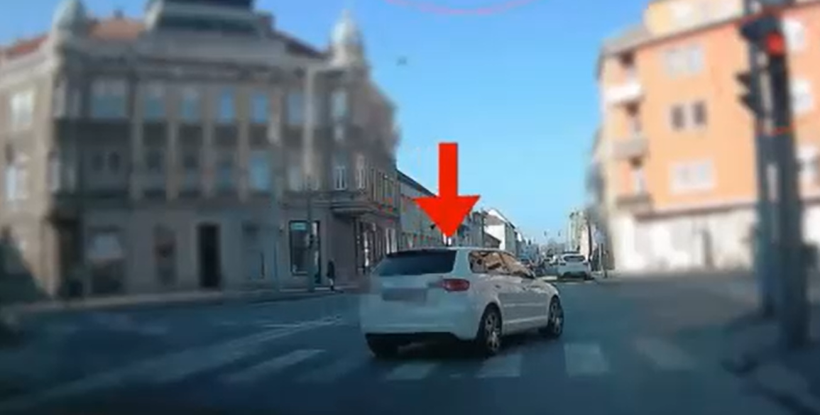 Nyomkövetővel a lábán kezdett ámokfutásba egy őrült sofőr Szombathelyen - videó