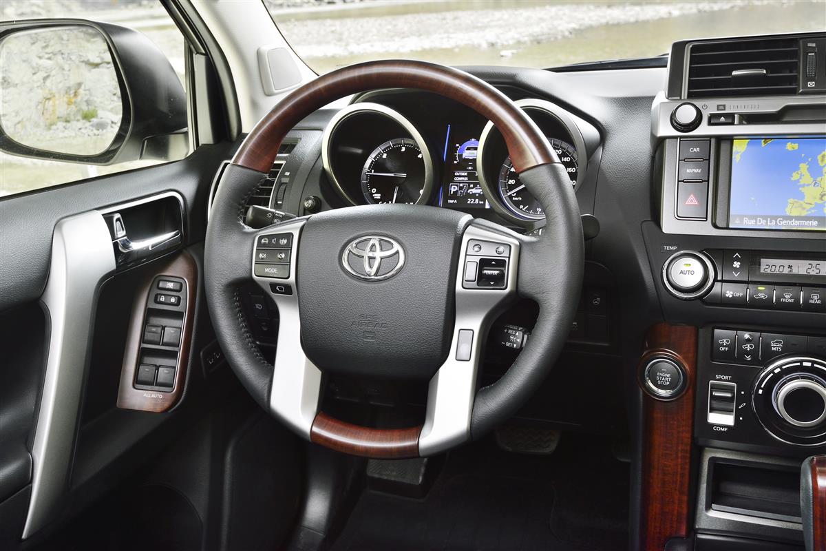 Toyota land cruiser - zdjęcie poglądowe