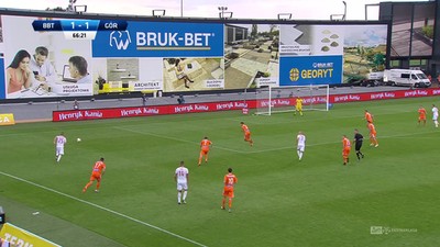 Bruk-Bet - Górnik Z. (1:1): Znów Mucha! Bramkarz gospodarzy pofrunął i odbił mocny strzał Matuszka