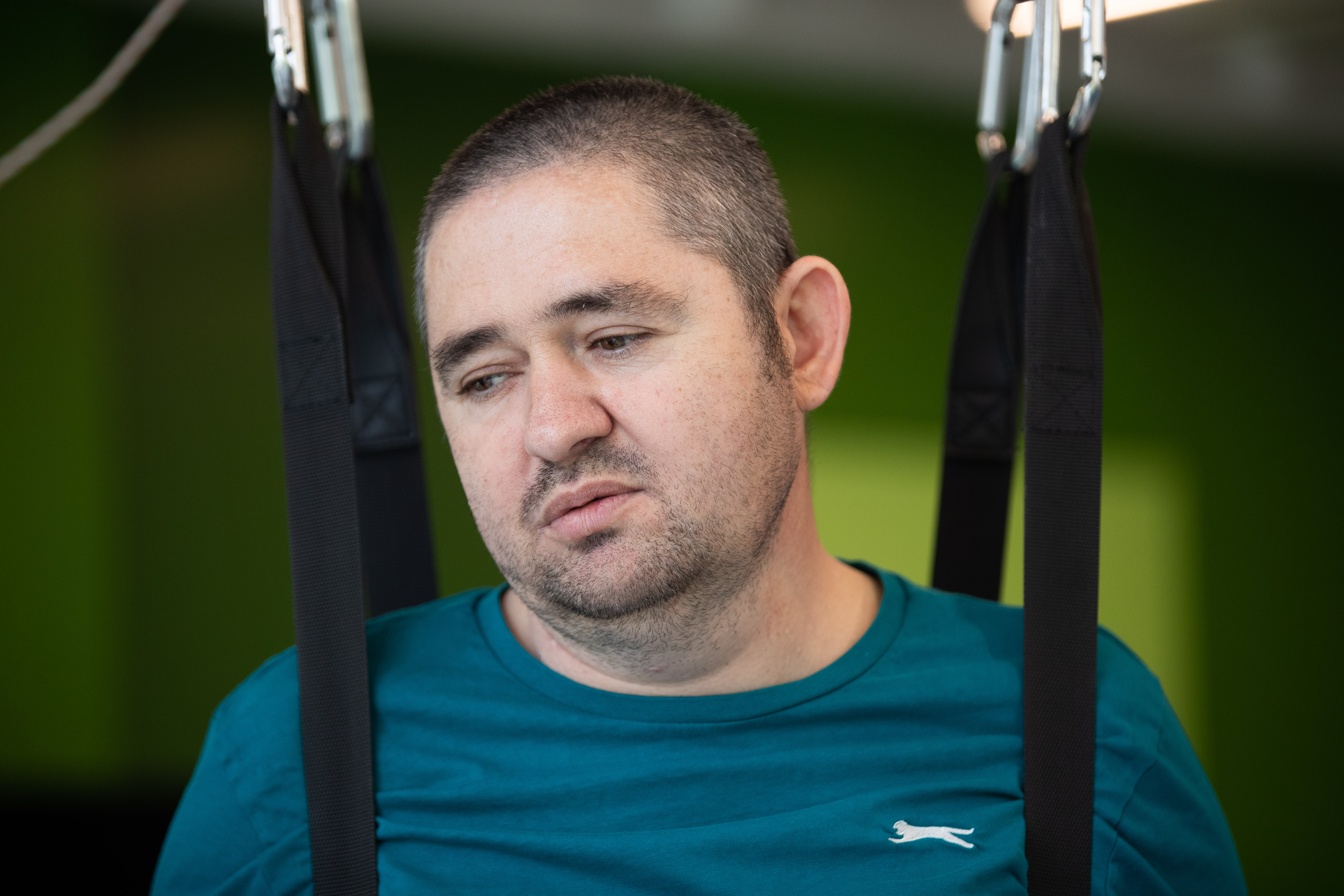 Horrorbaleset a motoros nyaraláson – Negyvennel csúszott meg György, alig élte túl: foggal-körömmel küzd, hogy újra járhasson