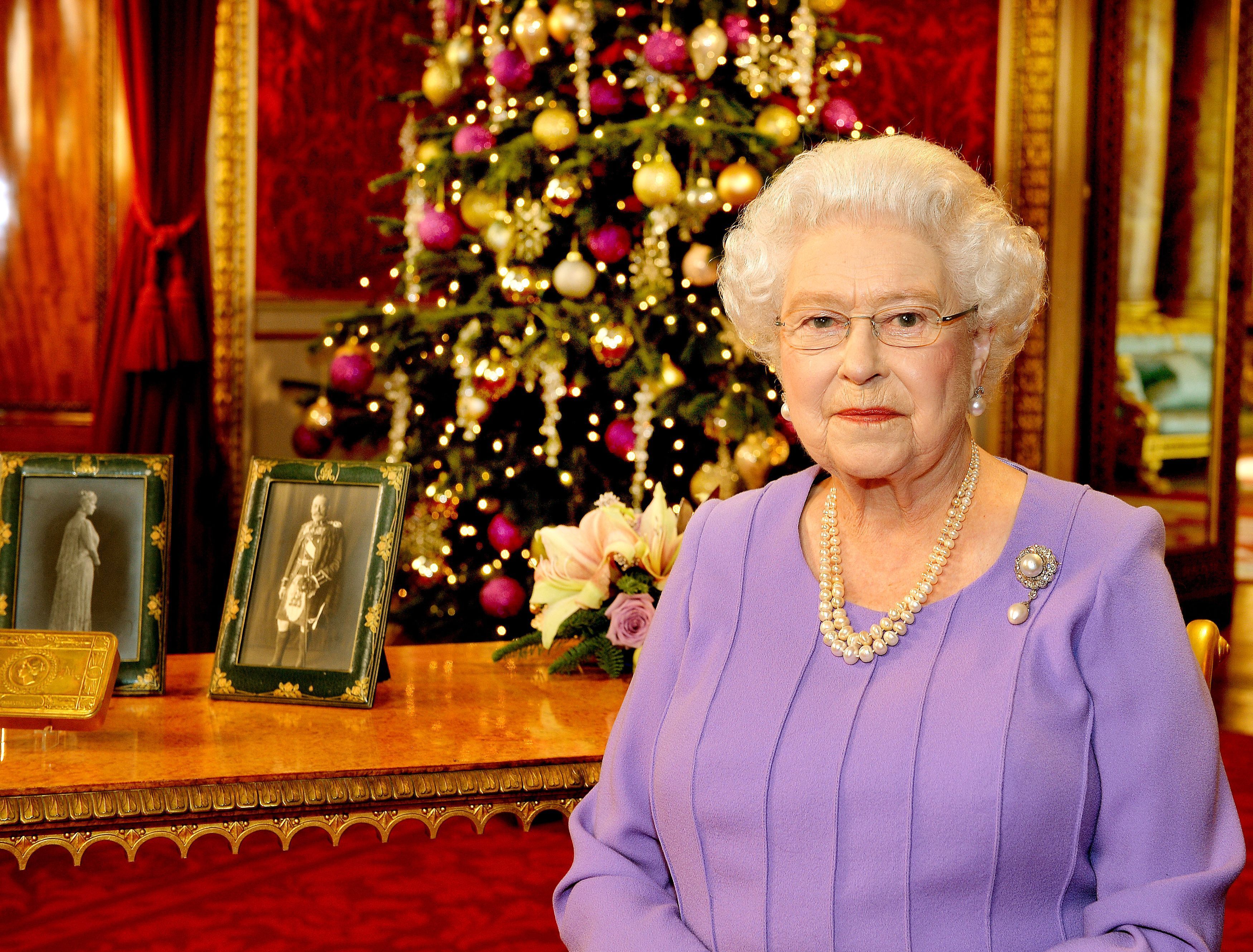 Ezt szerette Erzsébet királynő igazán a karácsonyban - Glamour