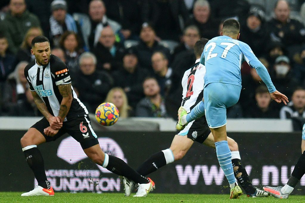 Covid-hit Chelsea held by Wolves as Man City top Christmas charts
