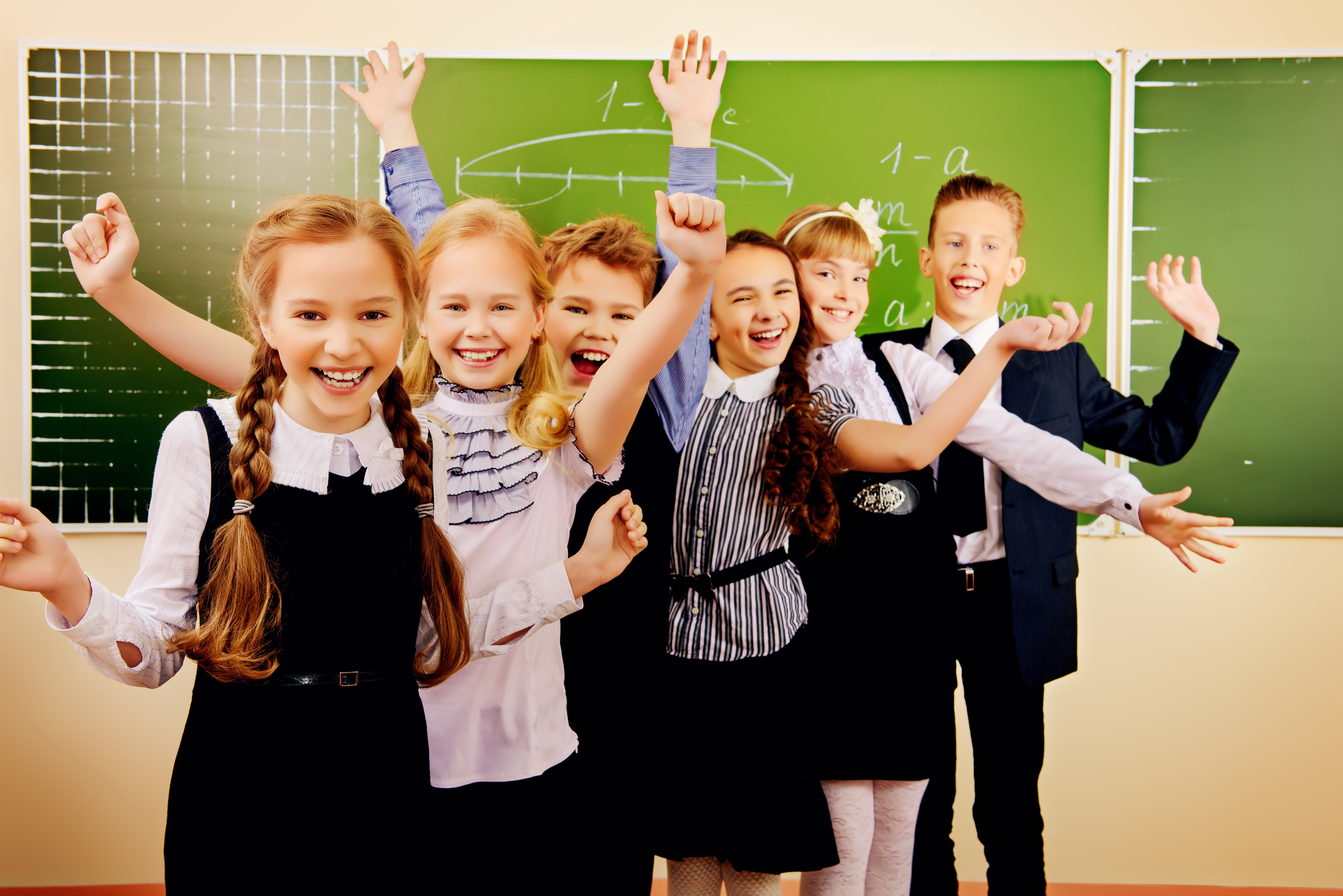 Figyelem! Boldog iskolába járhatnak a jövőben Magyarországon a gyerekek -  Blikk