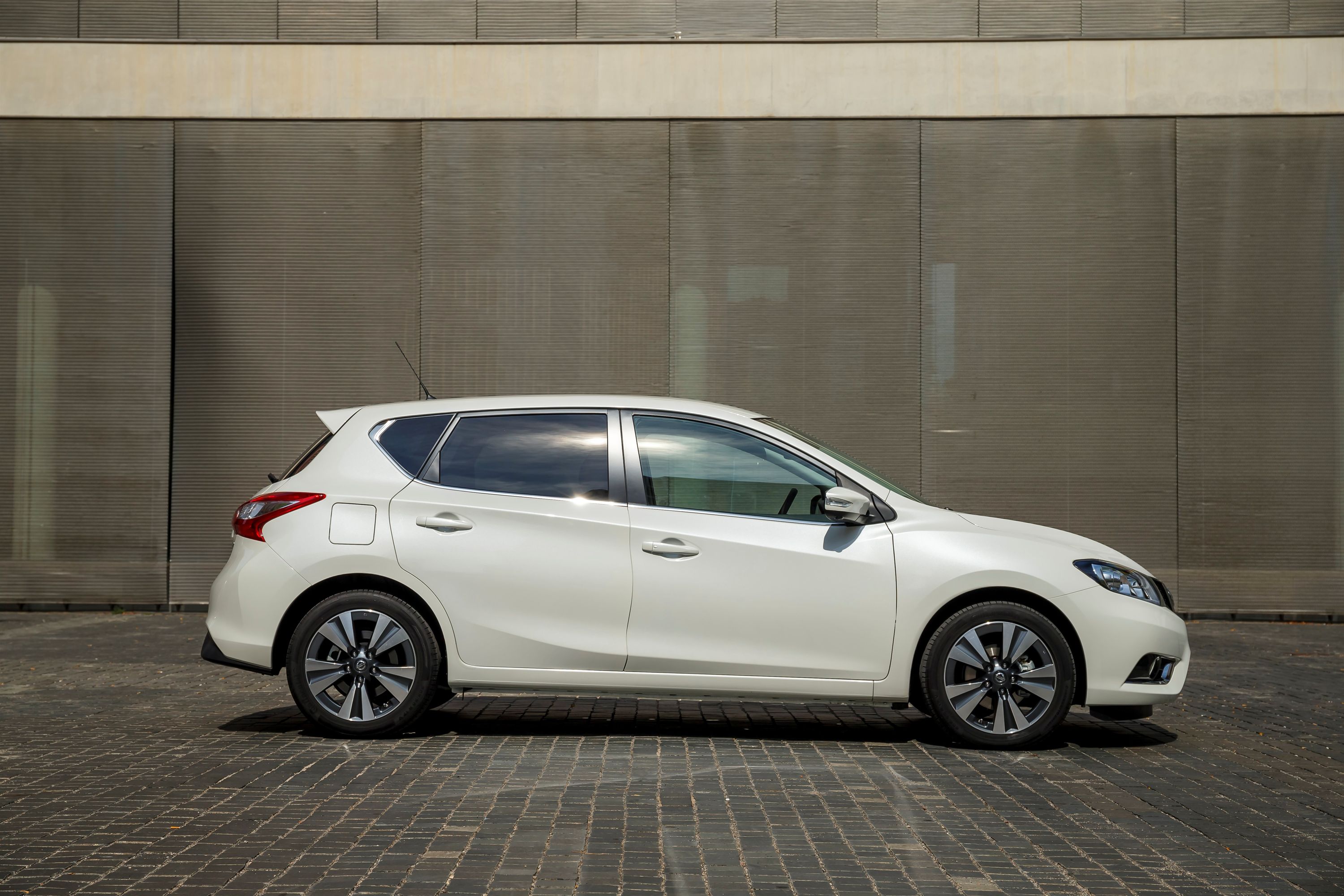 Nissan pulsar