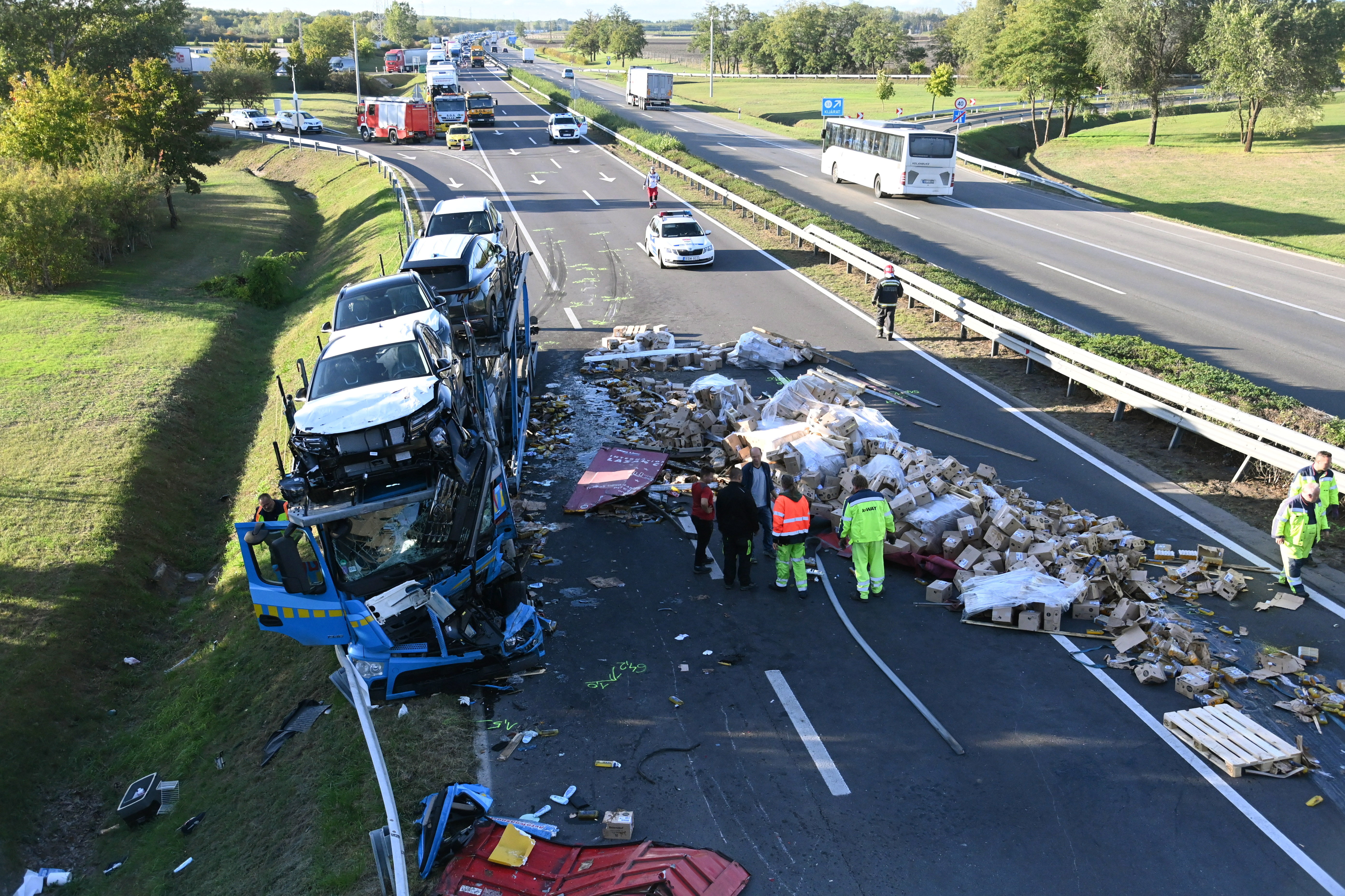 Baleset: két jármű ütközött az M5-ös autópályán-Több kilométeres torlódásra  kell számítani - Blikk