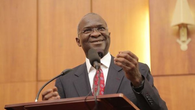 Former Minister of Works and Housing, Babatunde Raji Fashola says there’s no connection between money and pants [Twitter/@OrderPaper]