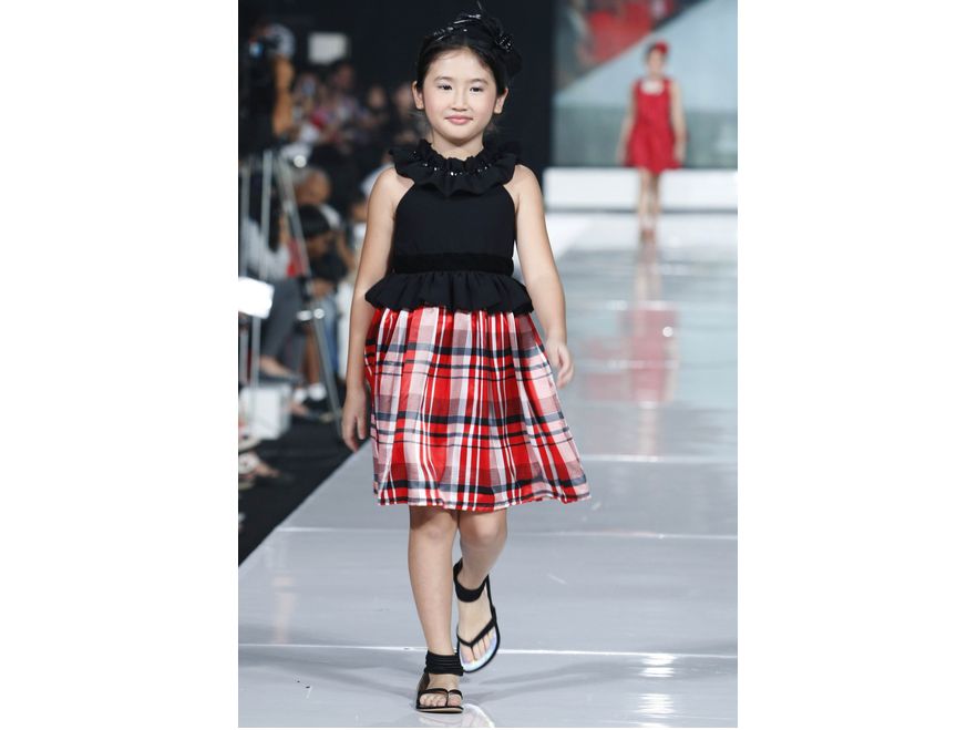 Moda dziecięca w kolekcji Sebastiana Gunawana na Jakarta Fashion Week 2010