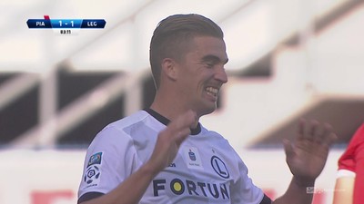 Piast - Legia (1:1): Szmatuła po raz trzeci! Kolejna fenomenalna parada ratuje gliwiczan. Carlitos nie mógł w to uwierzyć