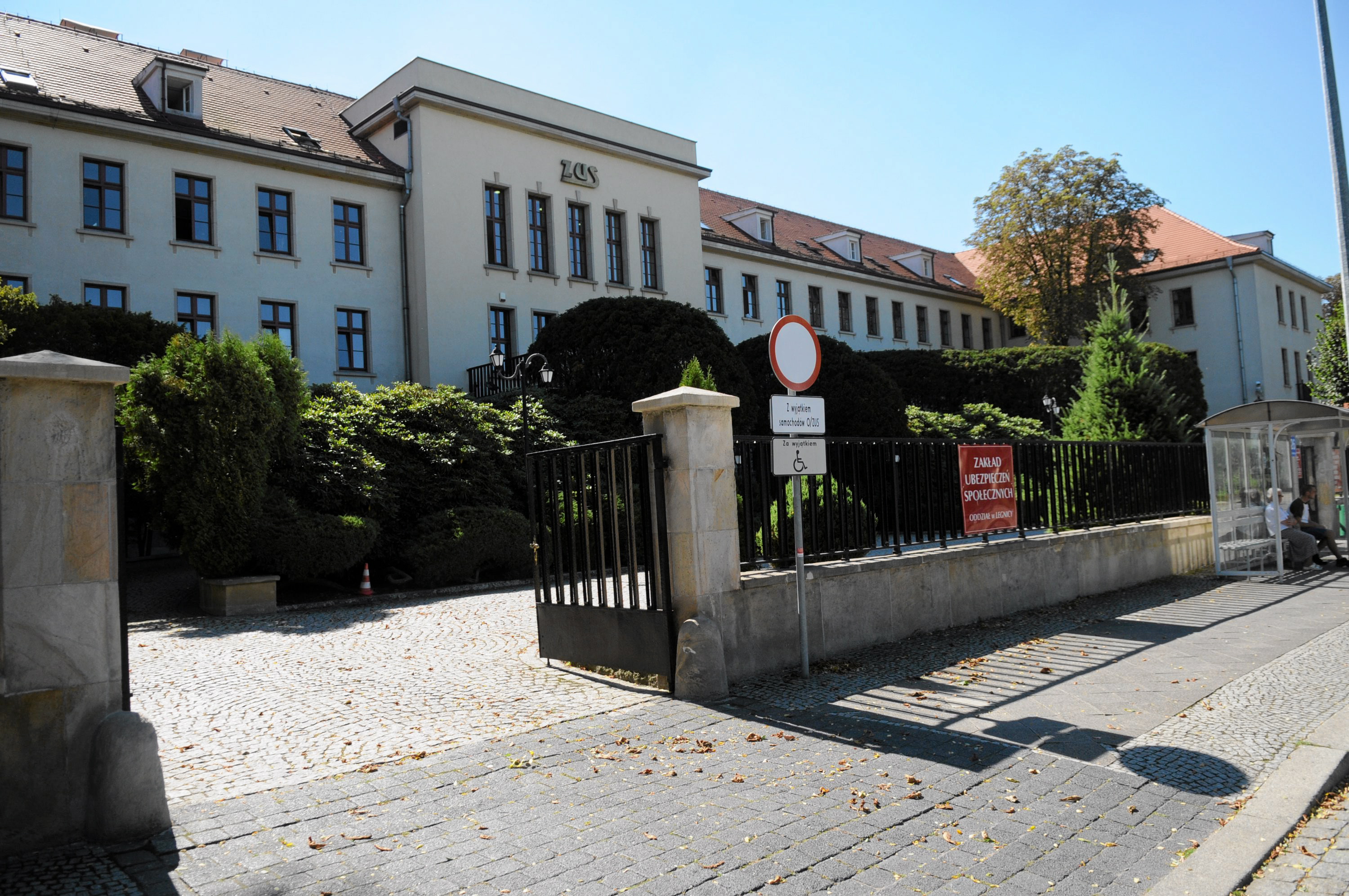 W dwudziestą rocznicę wyjścia wojsk radzieckich w mieście urządzono huczne obchody, na które zaproszono Rosjan. To wywołało wściekłość lokalnych działaczy prawicy.