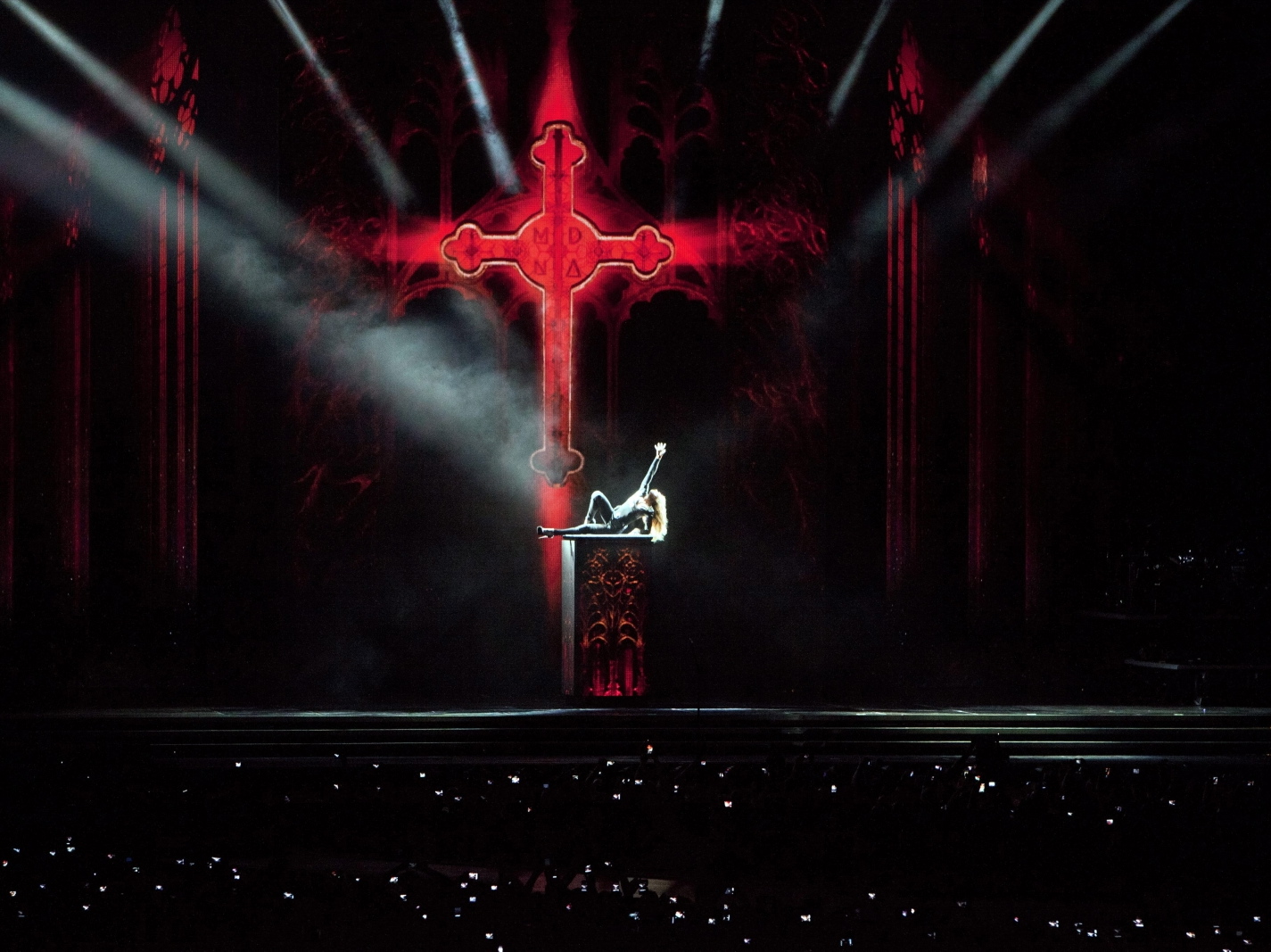 Madonna podczas koncertu w Abu Dhabi