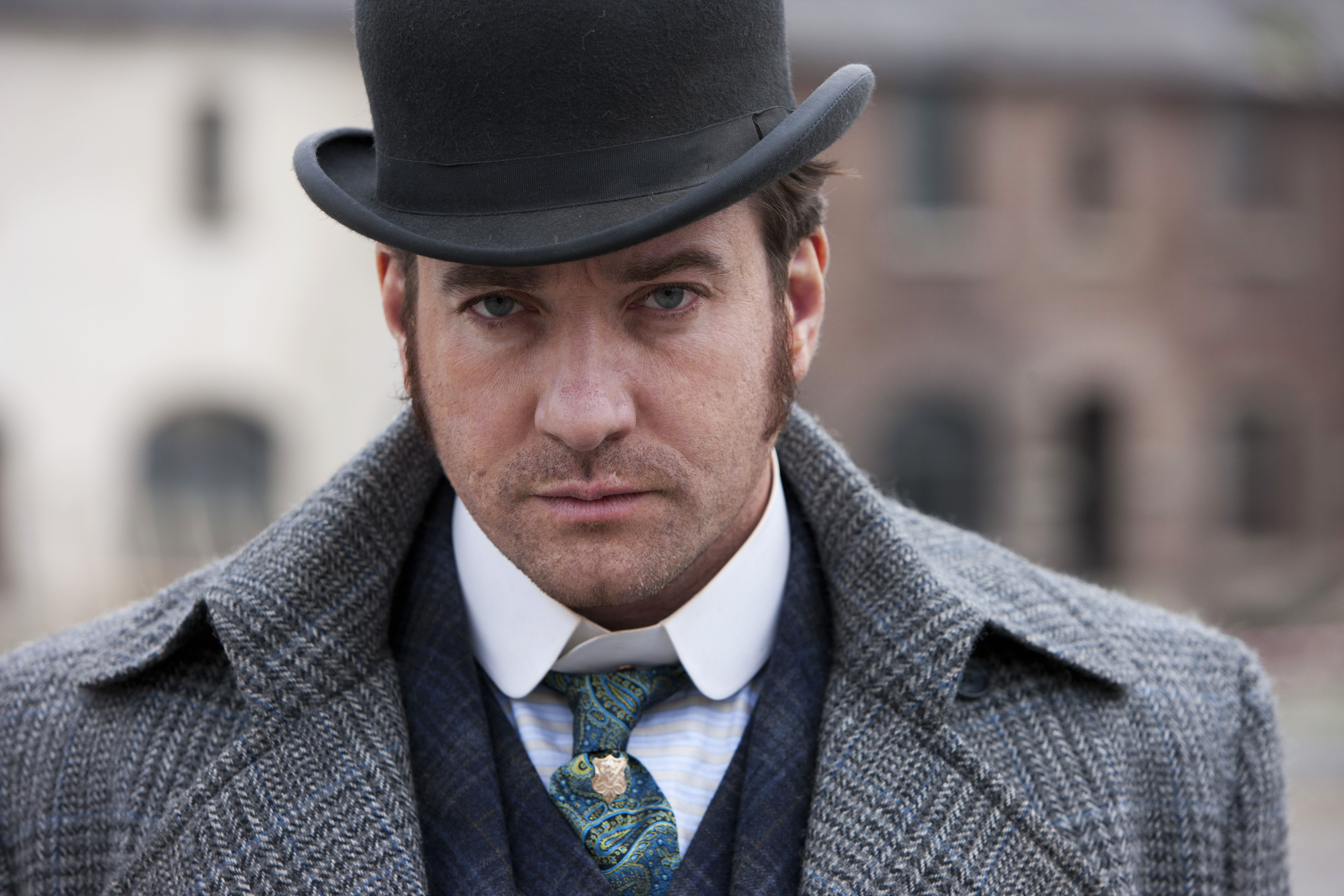 Matthew Macfadyen jako detektyw inspektor Edmund Reid