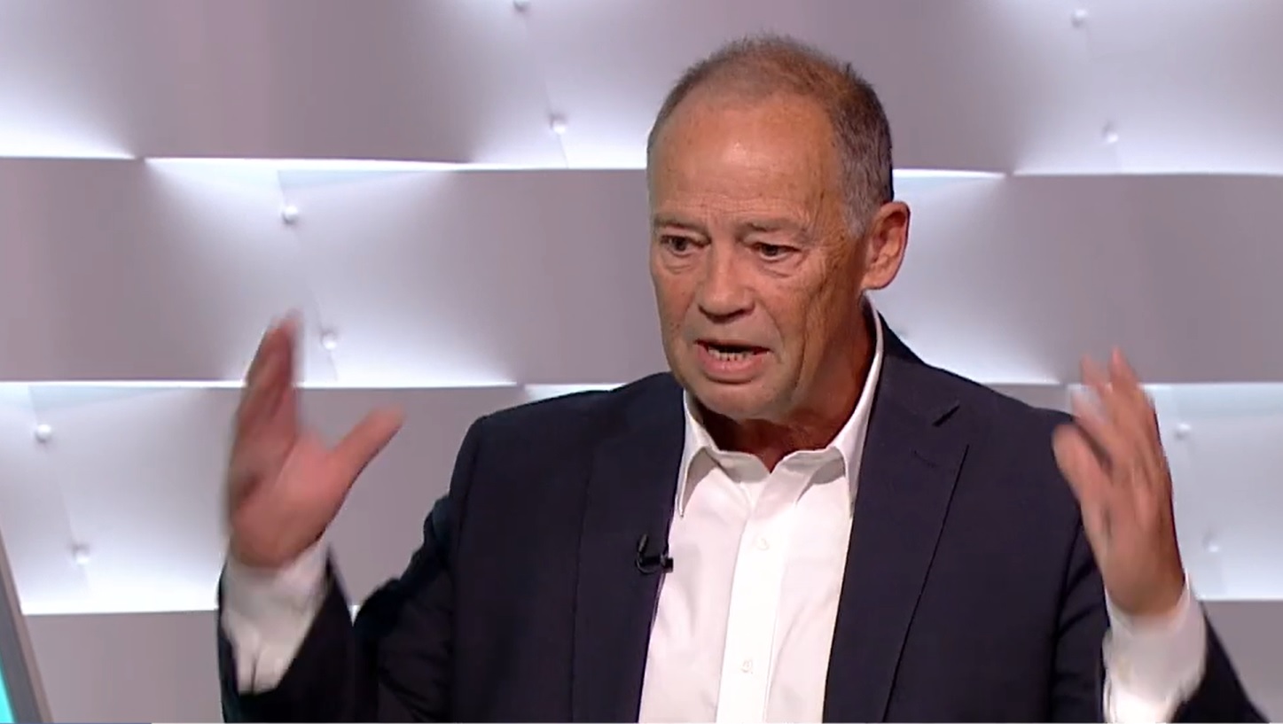 Szanyi Tibor üvöltve magyarázta a műsorvezetőknek, hogy a magyaroknak is jár a havi 1000 eurós minimálbér