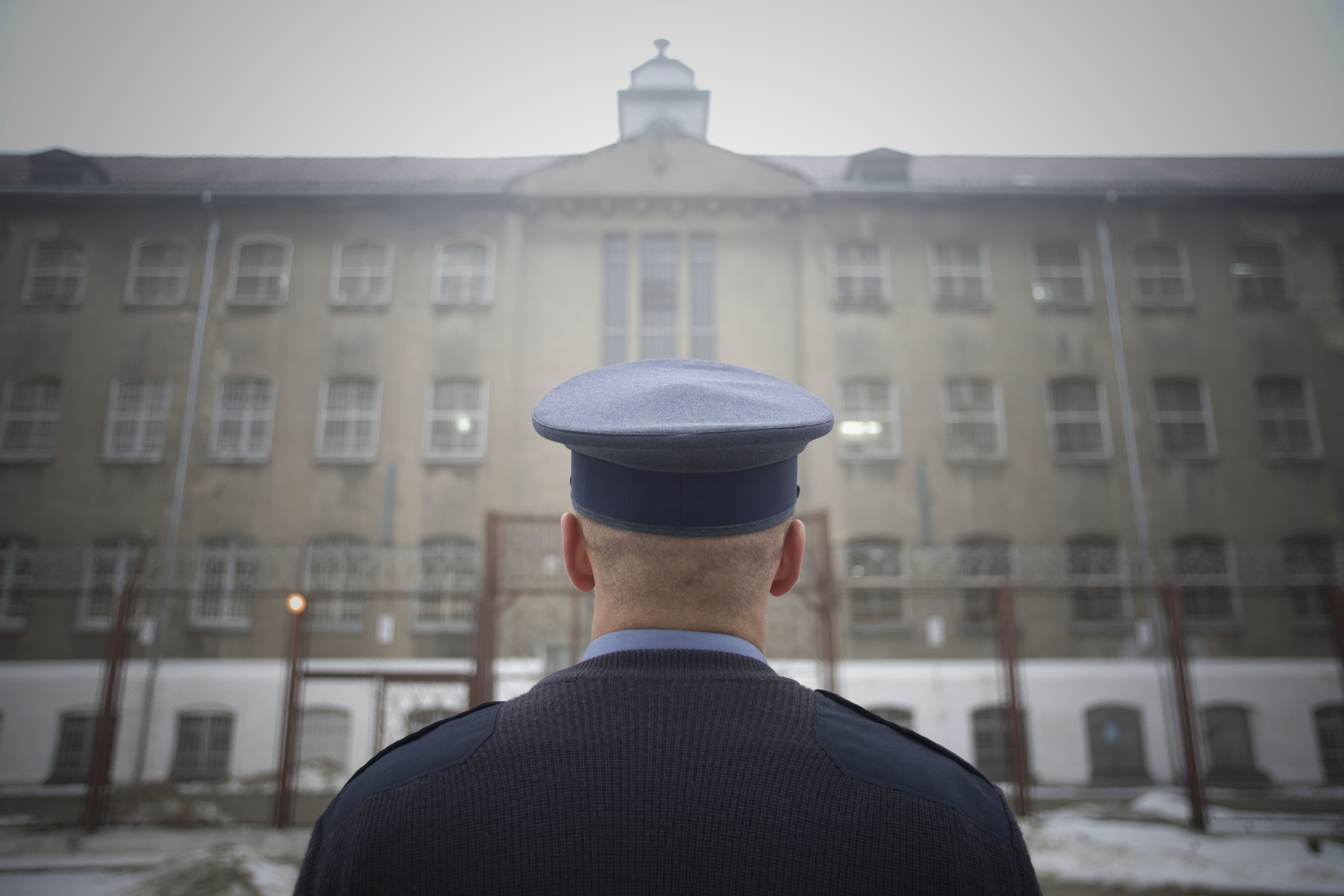 Strażnik w zakładzie karnym w Barczewie
