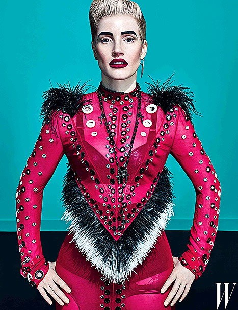 Seksowna i demoniczna Jessica Chastain na oładce "W Magazine"