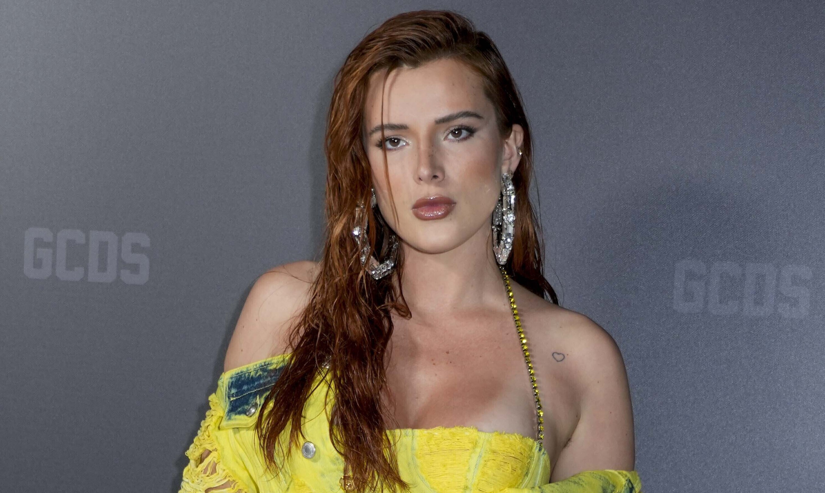 Meztelenre vetkőzött a Disney világsztárja, íme a világ legjobb keblei! - Szinte érezni fogja, ahogy megtapintja a szépséget