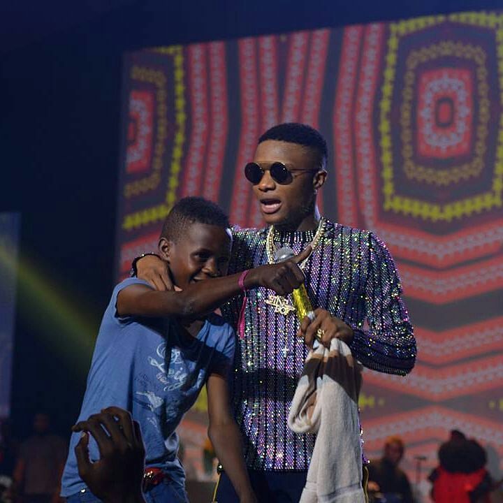 “I will sign you to Starboy, from today you are my artist. I will first give you N10 million to start off and clean up, and we will record,” Wizkid said to young Ahmed at his homecoming concert.