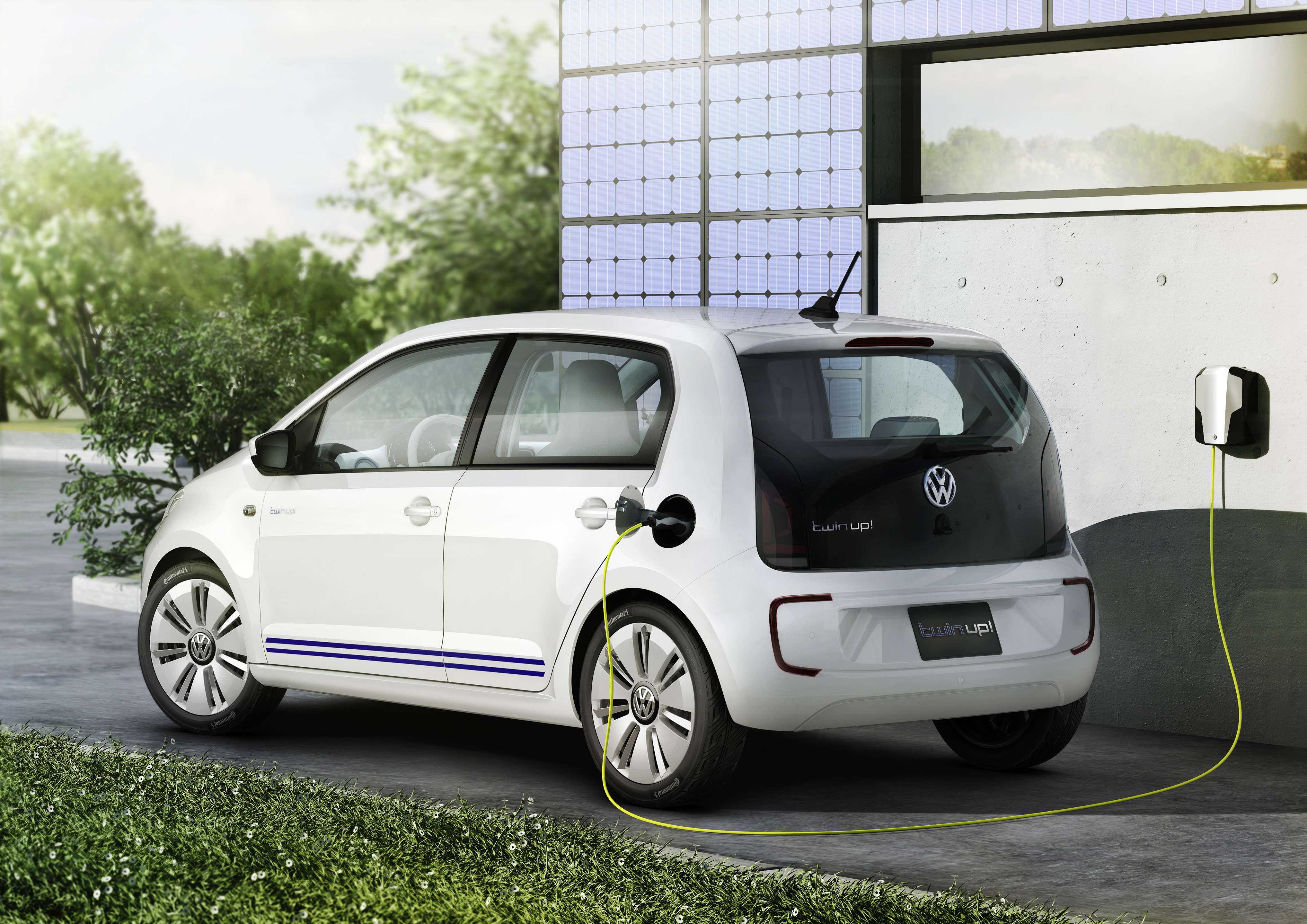 W opinii konstruktorów z Volkswagena twin up! zużywa w cyklu mieszanym NEFZ 1,1 l/100 km, co odpowiada emisji CO2 na poziomie 27 g/km...