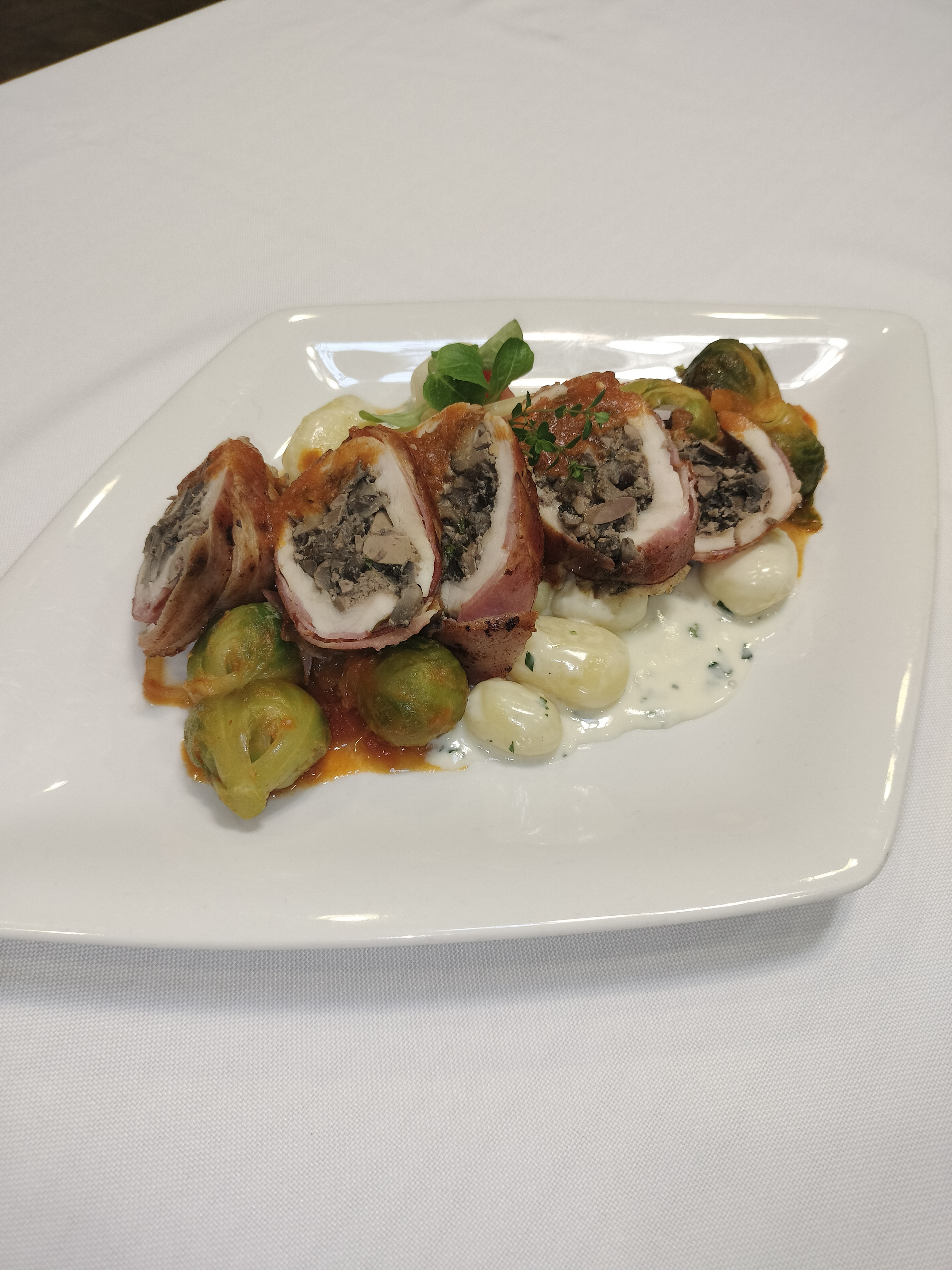 Töltött csirkemell Zselic módra – Fásy Ádám egy különleges receptet ajánl