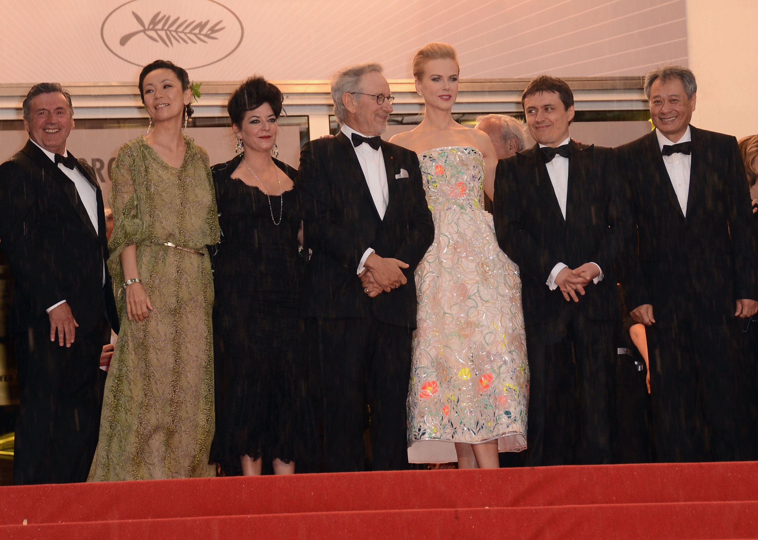 Członkowie jury: Daniel Auteuil, Naomi Kawase, Lynne Ramsay, Steven Spielberg, Nicole Kidman, Cristian Mungiu, Ang Lee i Vidya Balan