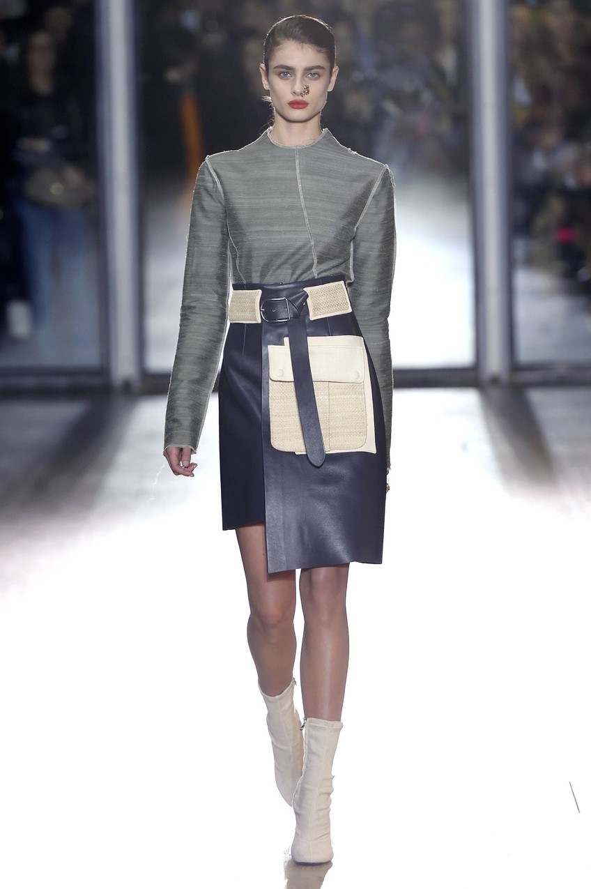 Acne fot. East News