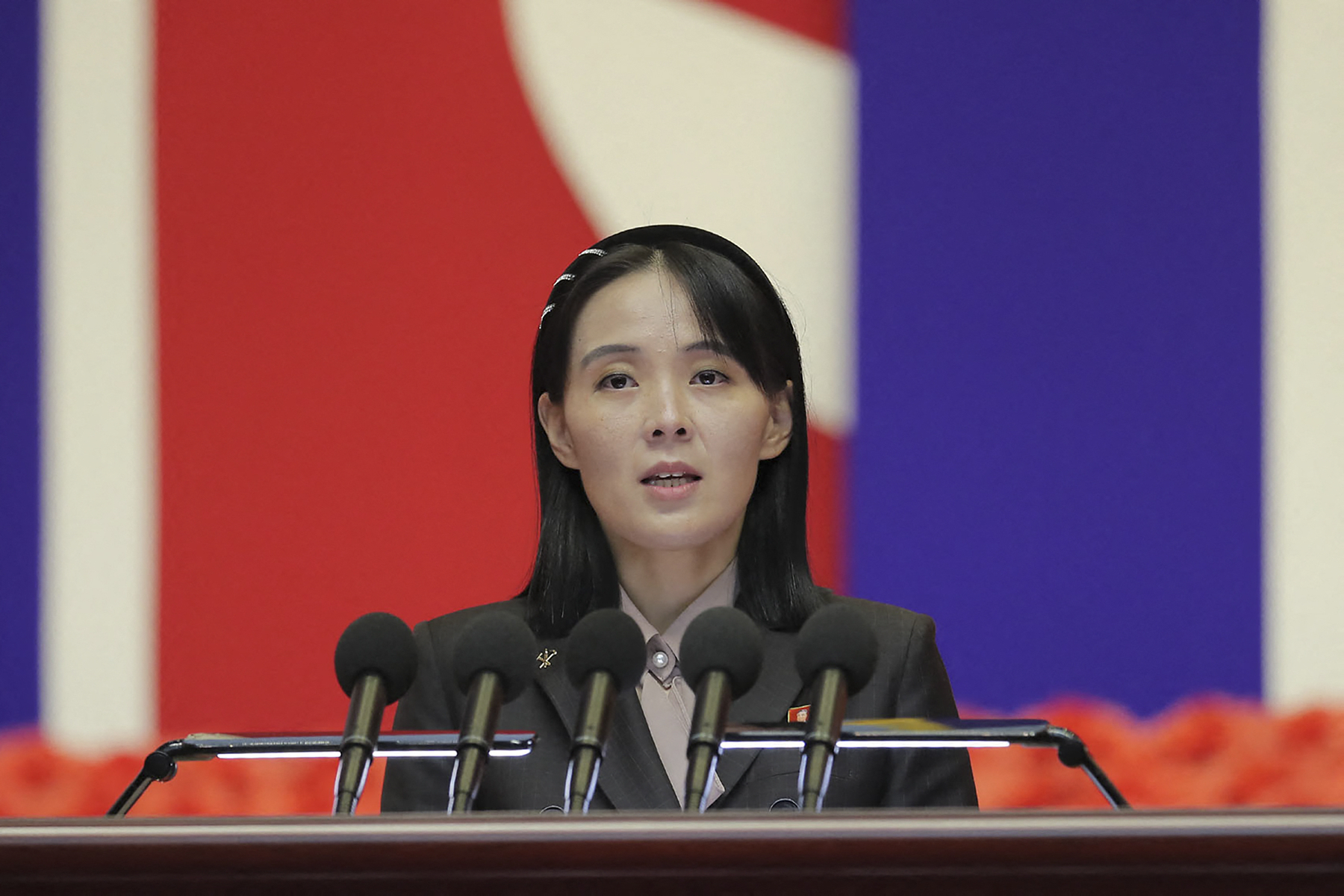 Kim Jo Dzong wygłasza przemówienie do narodu w Pjongjangu, 10 sierpnia 2022 r.
