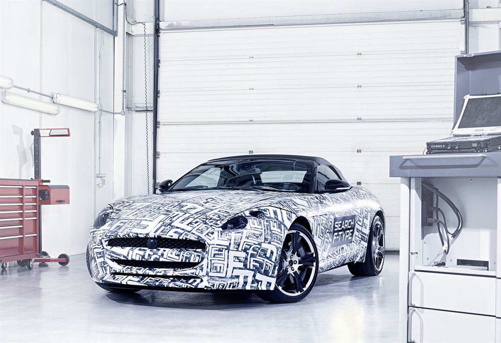 Sprzedaż jaguara F-Type rozpocznie się w połowie 2013 roku
