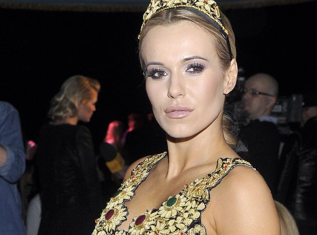 Zaatakowanie Agnieszki Szulim, to nie jedyny akt agresji w wykonaniu Dody. W 2007 roku podobny zarzut postawili jej członkowie zespołu Grupa Operacyjna. Doda miała im wówczas za złe, iż w swoich utworach nazwali ją